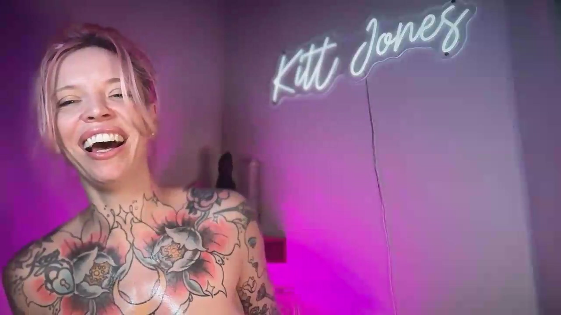 Gallery image thumbnail from Kittjones33's myfreecams stream on, 08/25/2026, 13:23 image 9 of 20