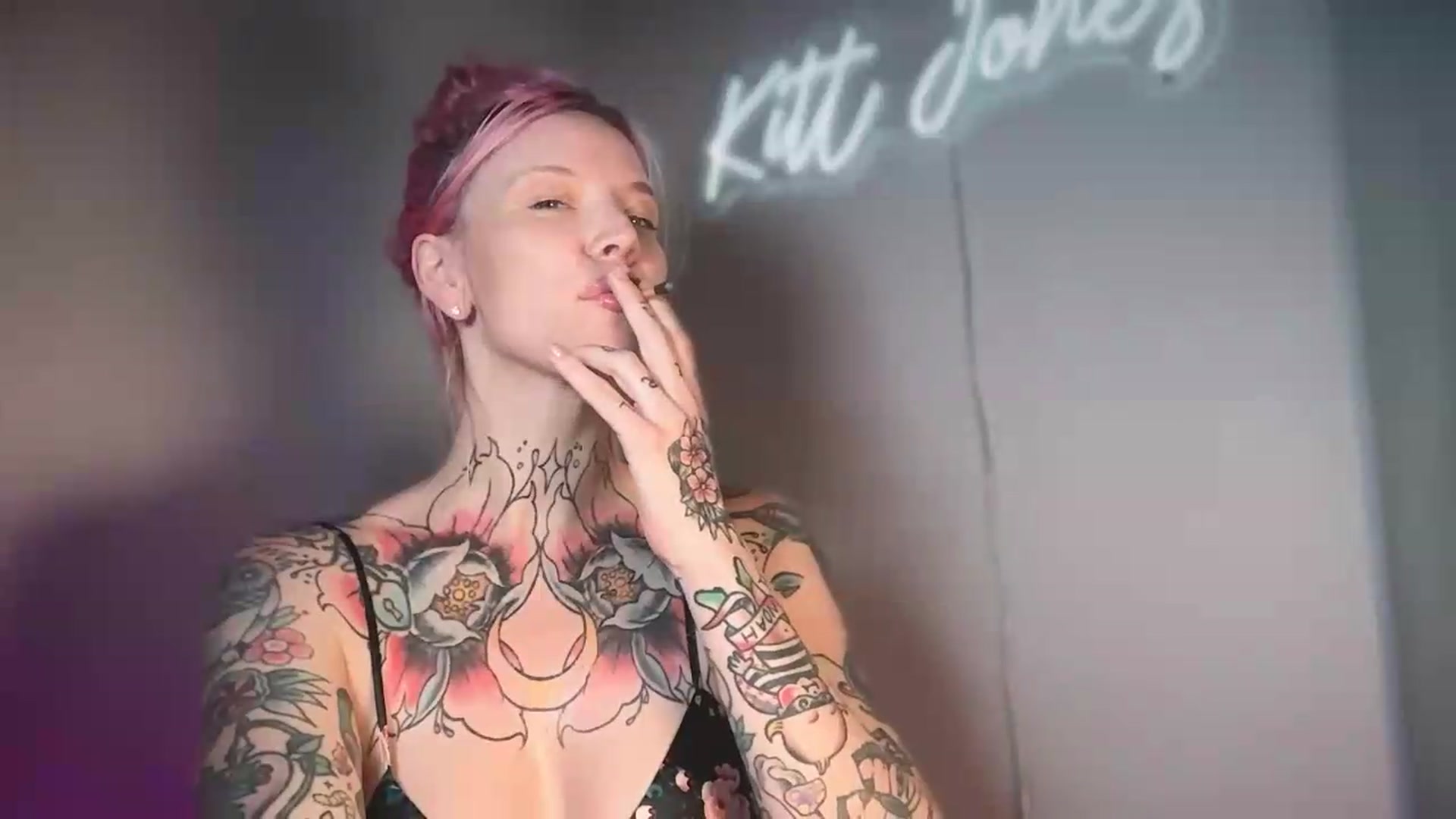 Gallery image thumbnail from Kittjones33's myfreecams stream on, 08/25/2026, 13:50 image 11 of 20