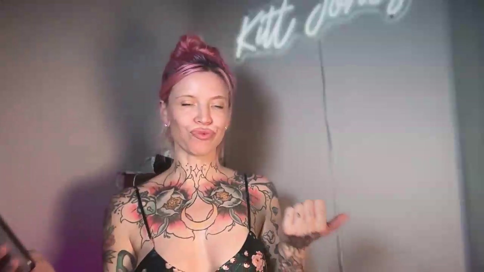 Gallery image thumbnail from Kittjones33's myfreecams stream on, 08/25/2026, 13:50 image 7 of 20