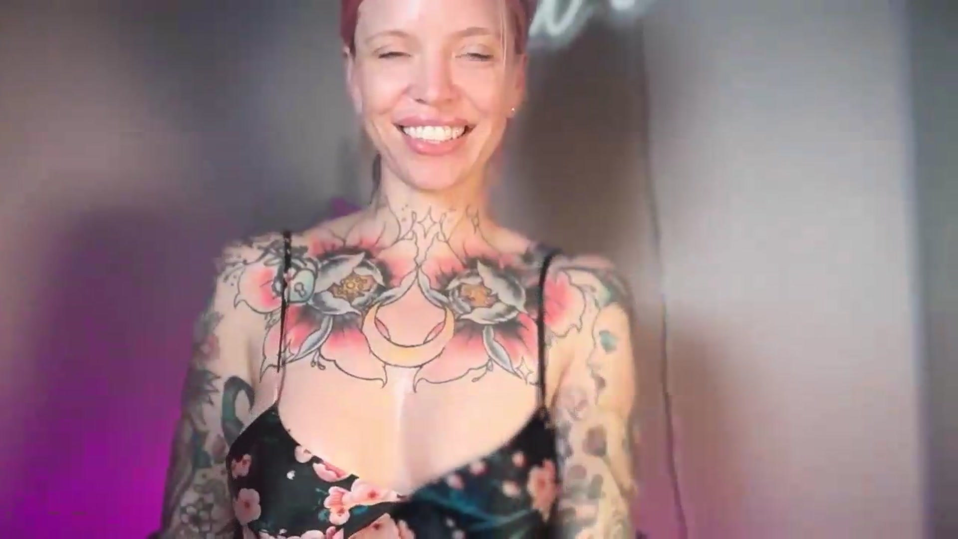 Gallery image thumbnail from Kittjones33's myfreecams stream on, 08/25/2026, 13:50 image 2 of 20