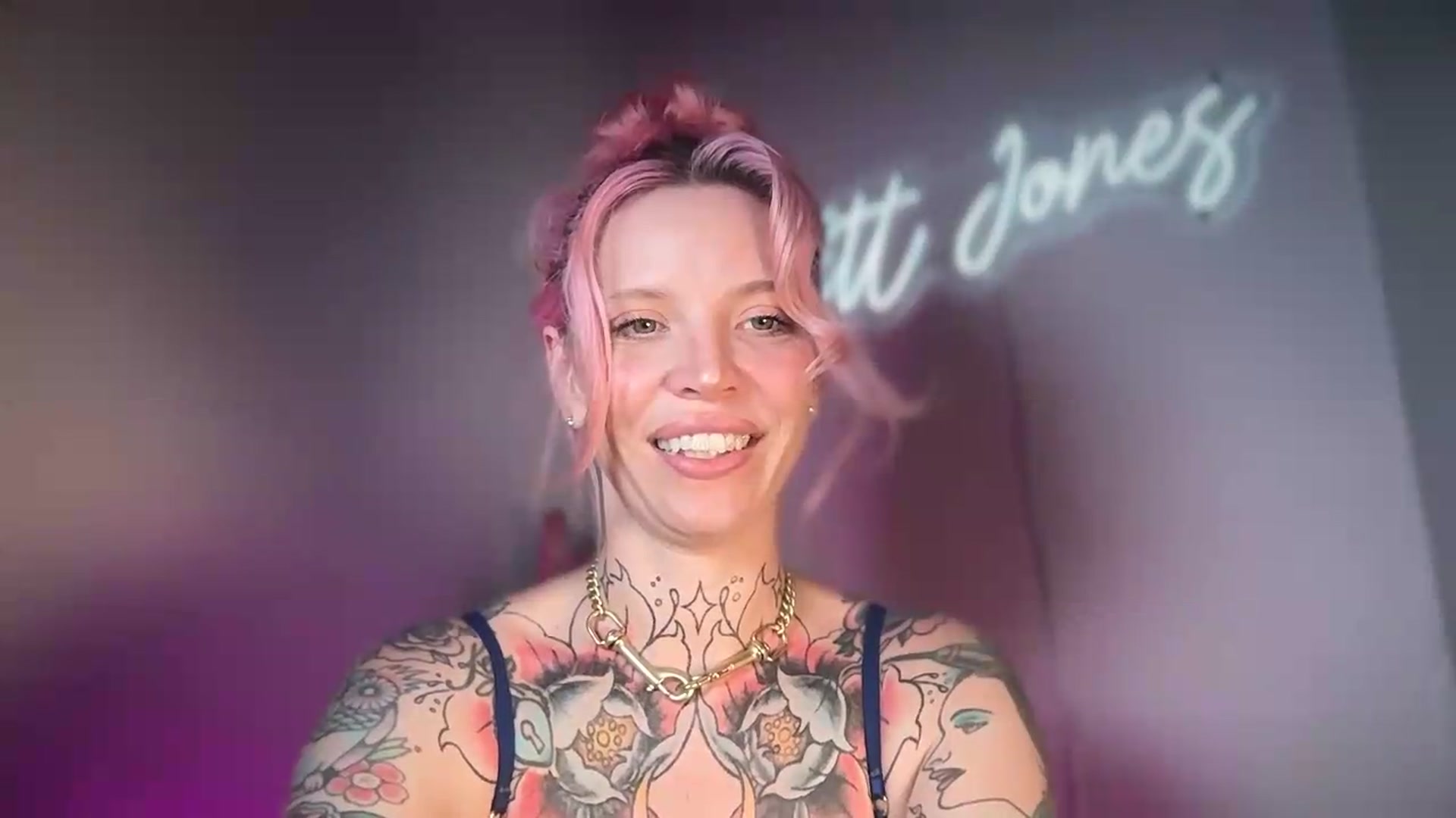 Gallery image thumbnail from Kittjones33's myfreecams stream on, 08/26/2026, 01:48 image 7 of 20