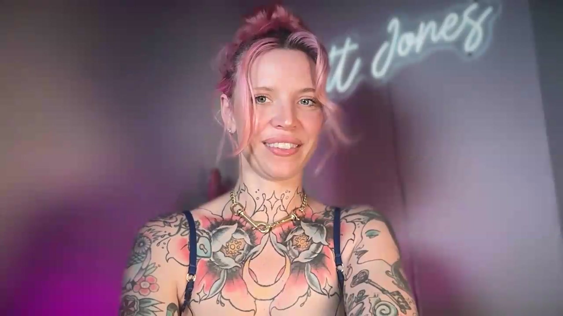 Gallery image thumbnail from Kittjones33's myfreecams stream on, 08/26/2026, 01:48 image 10 of 20