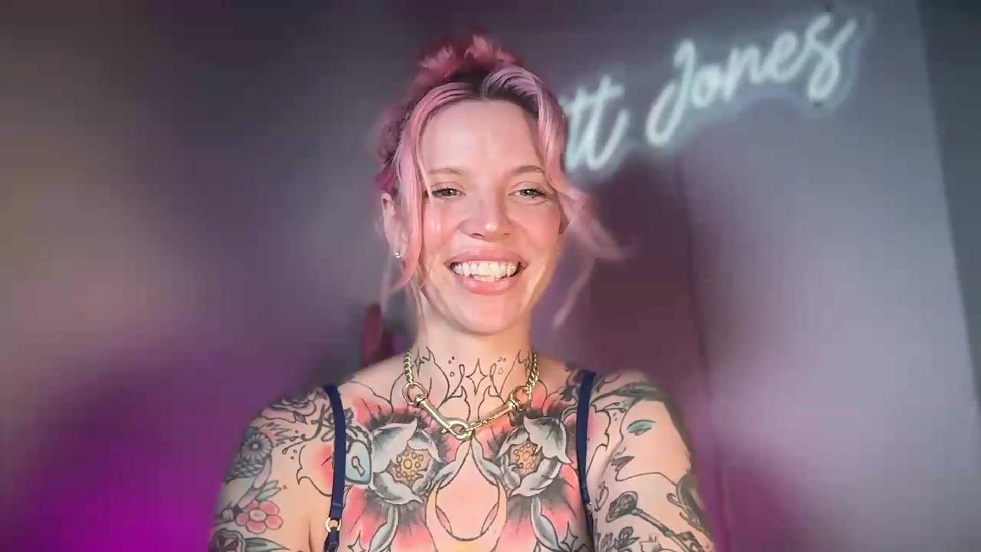 Gallery image thumbnail from Kittjones33's myfreecams stream on, 08/26/2026, 01:48 image 8 of 20