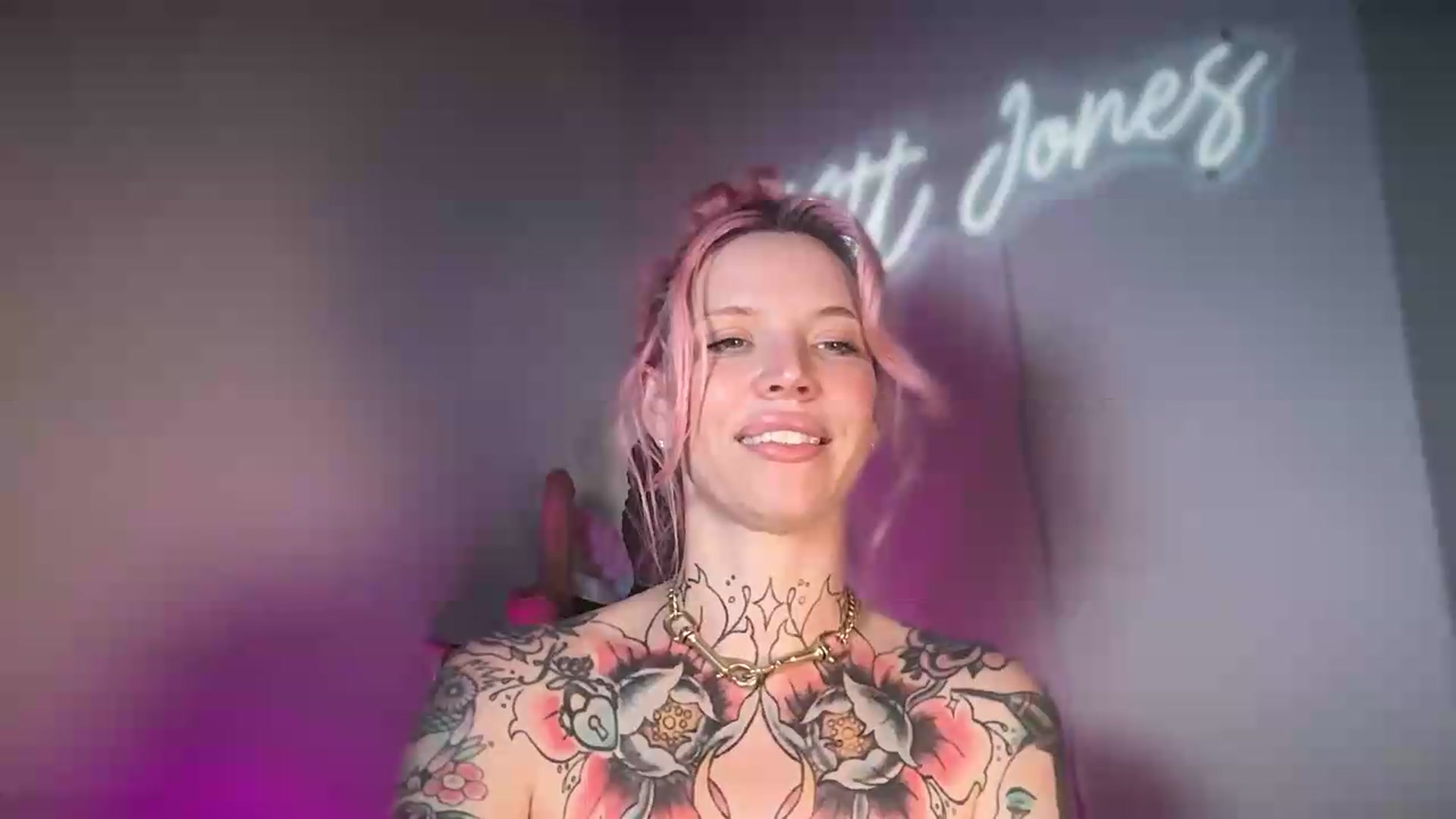 Gallery image thumbnail from Kittjones33's myfreecams stream on, 08/26/2026, 01:48 image 19 of 20