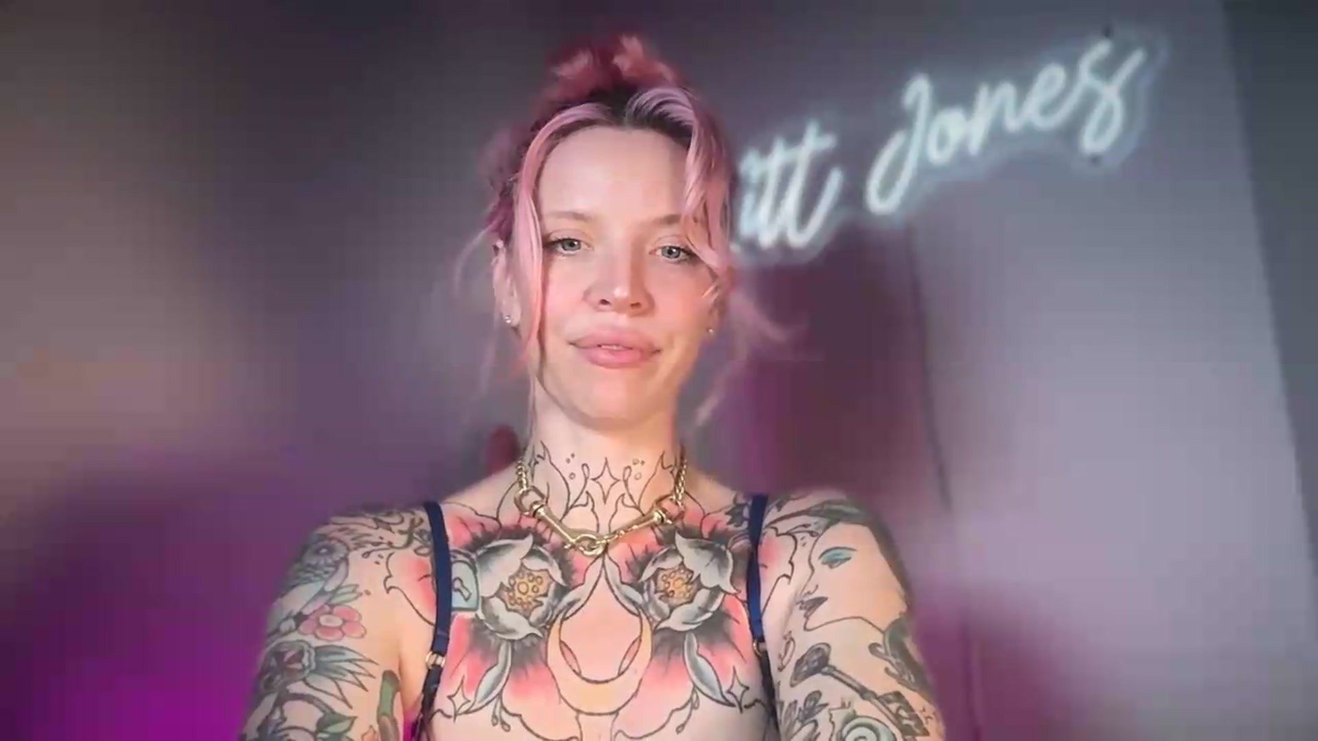 Gallery image thumbnail from Kittjones33's myfreecams stream on, 08/26/2026, 01:48 image 13 of 20