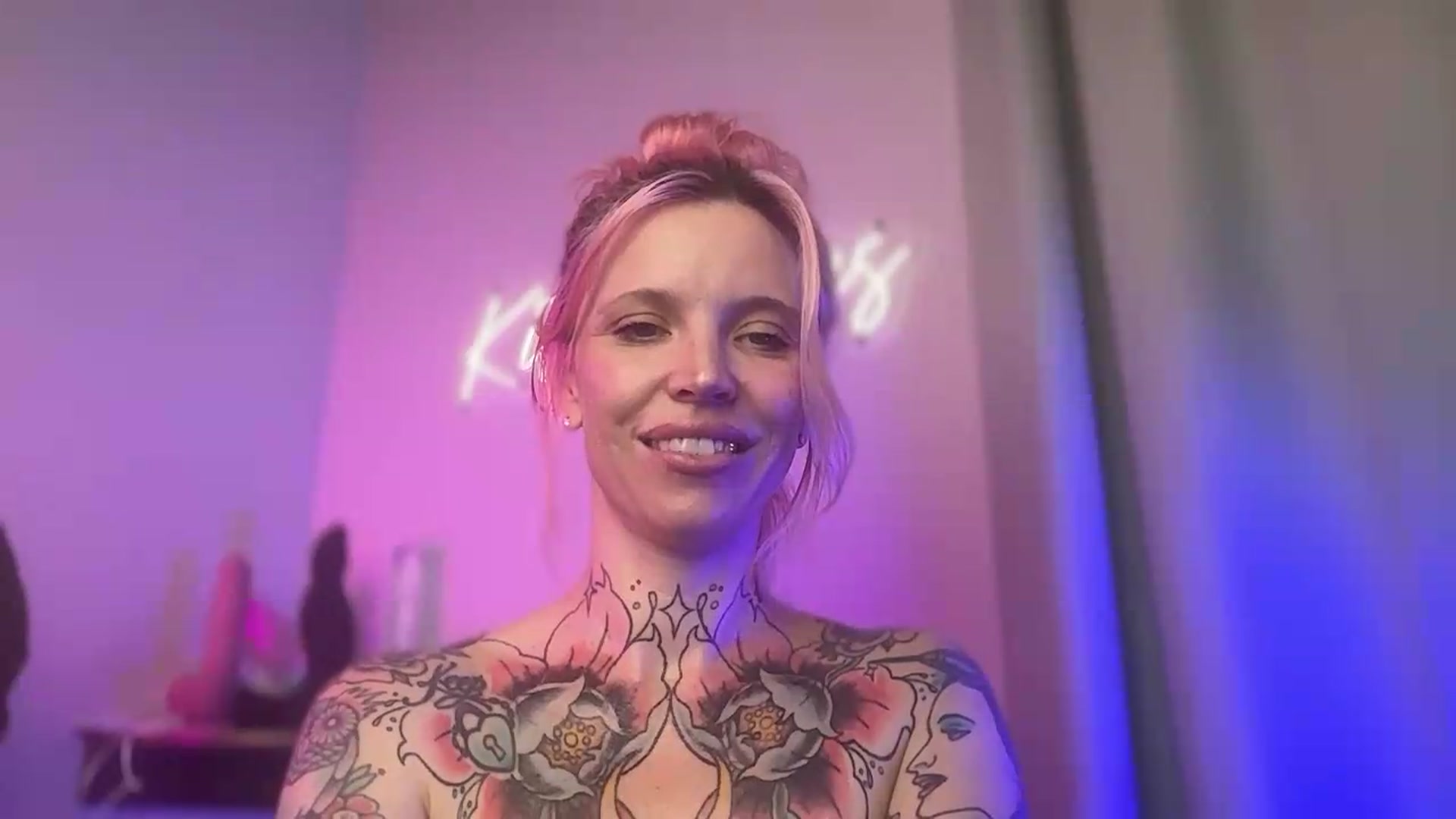 Gallery image thumbnail from Kittjones33's myfreecams stream on, 08/27/2026, 01:34 image 19 of 20