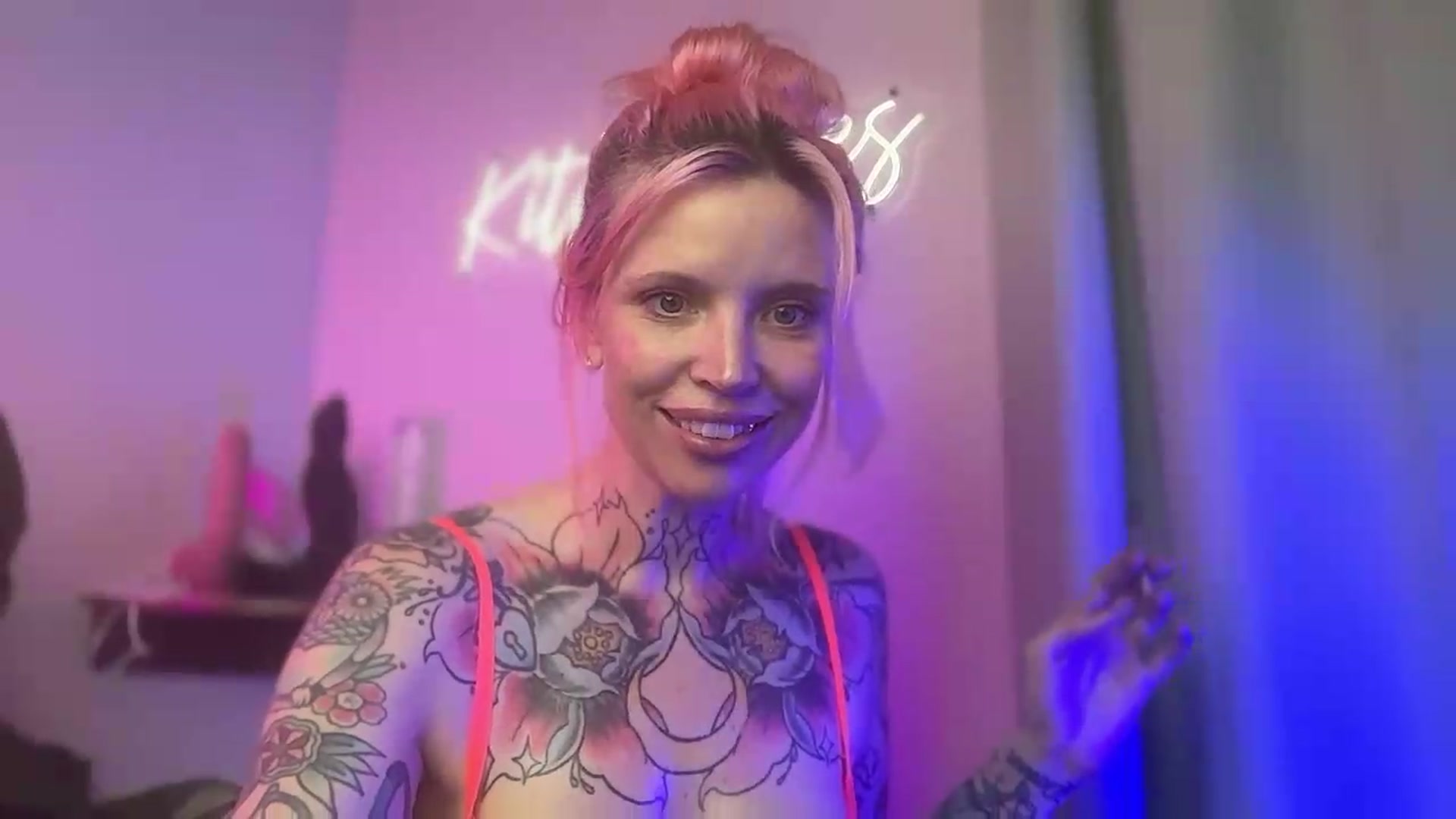 Gallery image thumbnail from Kittjones33's myfreecams stream on, 08/27/2026, 01:34 image 16 of 20