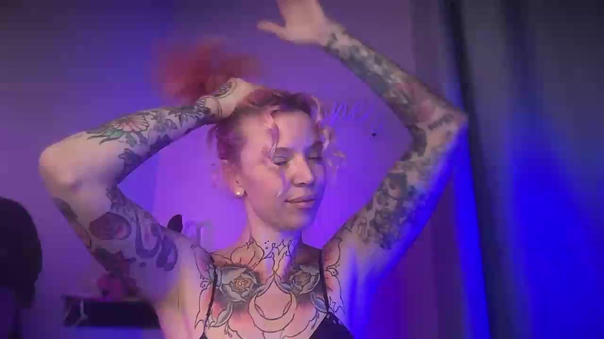 Gallery image thumbnail from Kittjones33's myfreecams stream on, 08/27/2026, 12:40 image 1 of 20