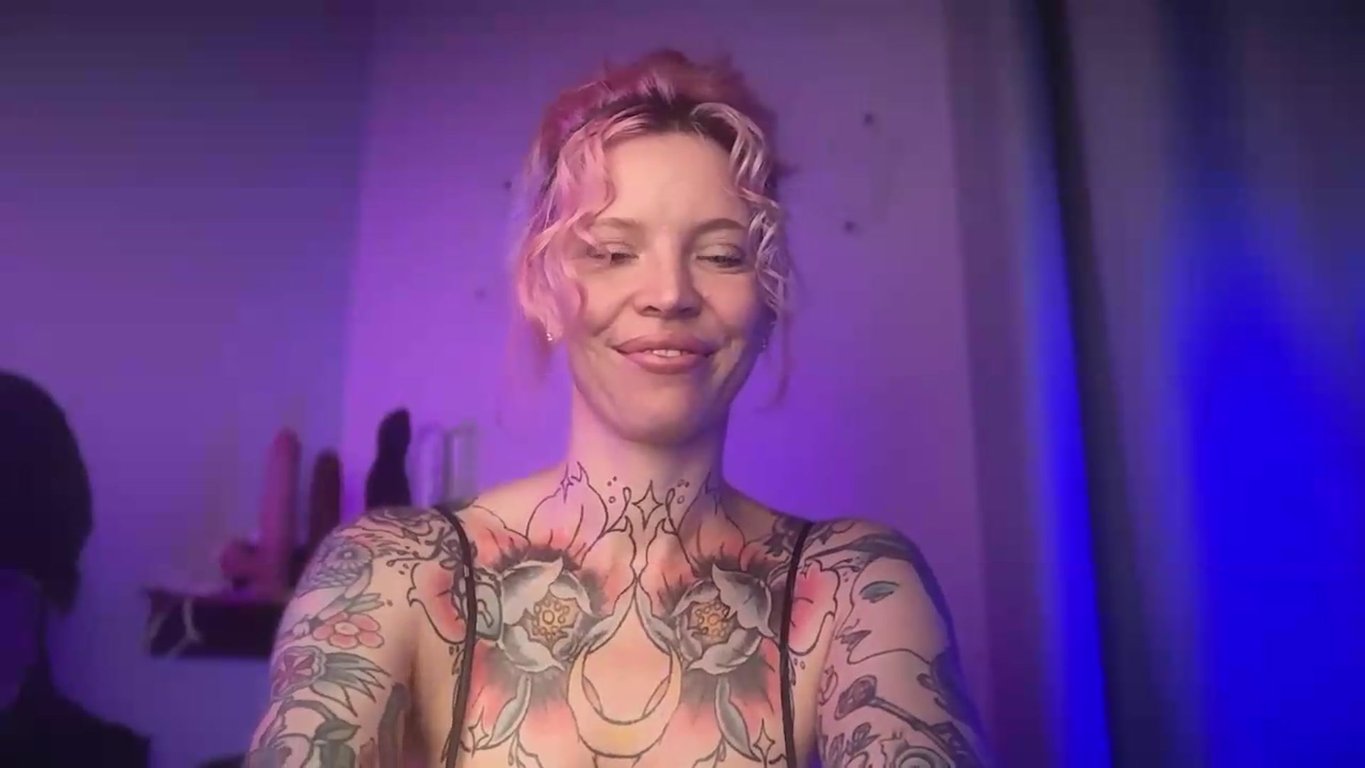 Gallery image thumbnail from Kittjones33's myfreecams stream on, 08/27/2026, 12:40 image 19 of 20