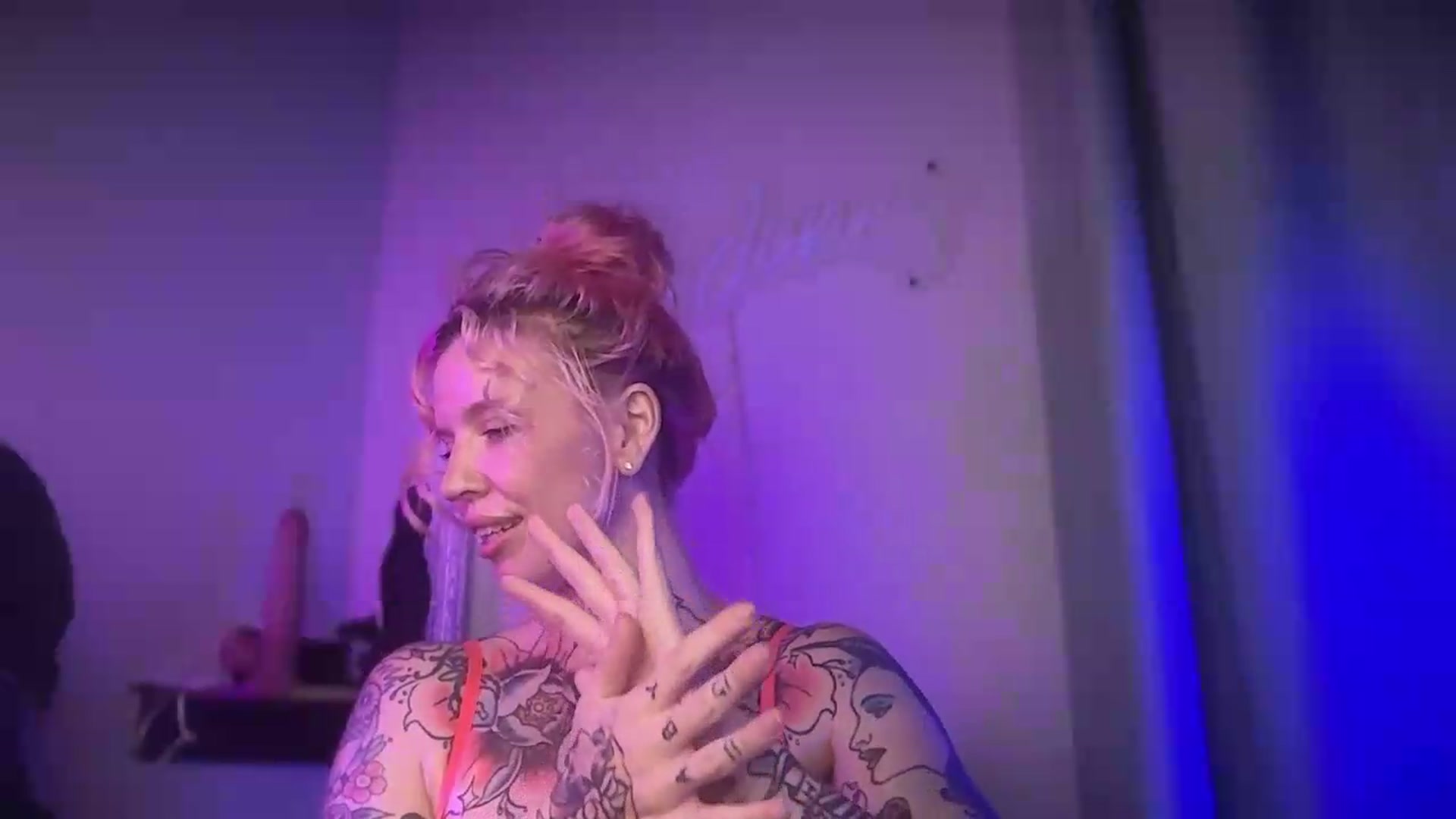 Gallery image thumbnail from Kittjones33's myfreecams stream on, 08/27/2026, 14:43 image 14 of 20