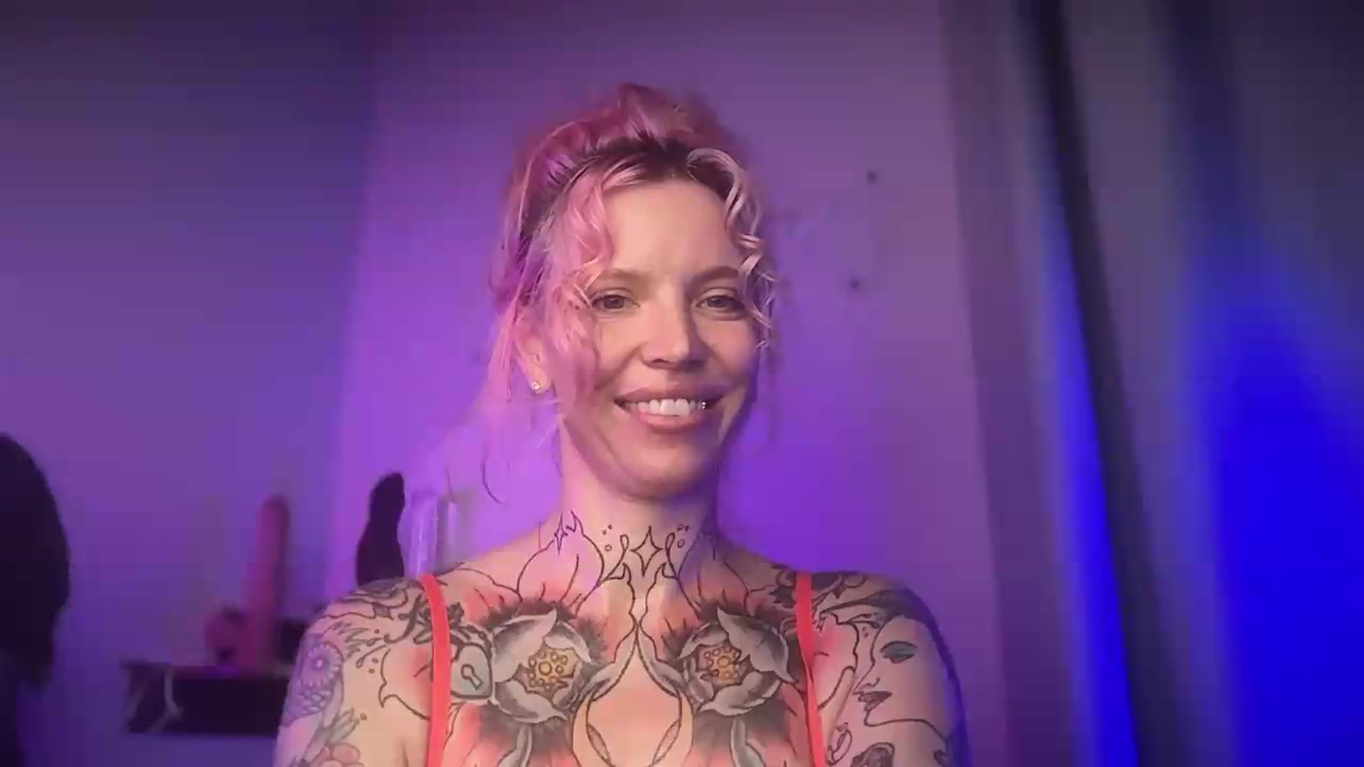 Gallery image thumbnail from Kittjones33's myfreecams stream on, 08/27/2026, 14:43 image 19 of 20
