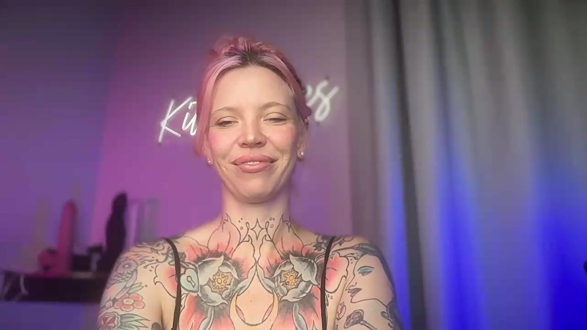 Gallery image thumbnail from Kittjones33's myfreecams stream on, 08/28/2026, 07:38 image 6 of 20