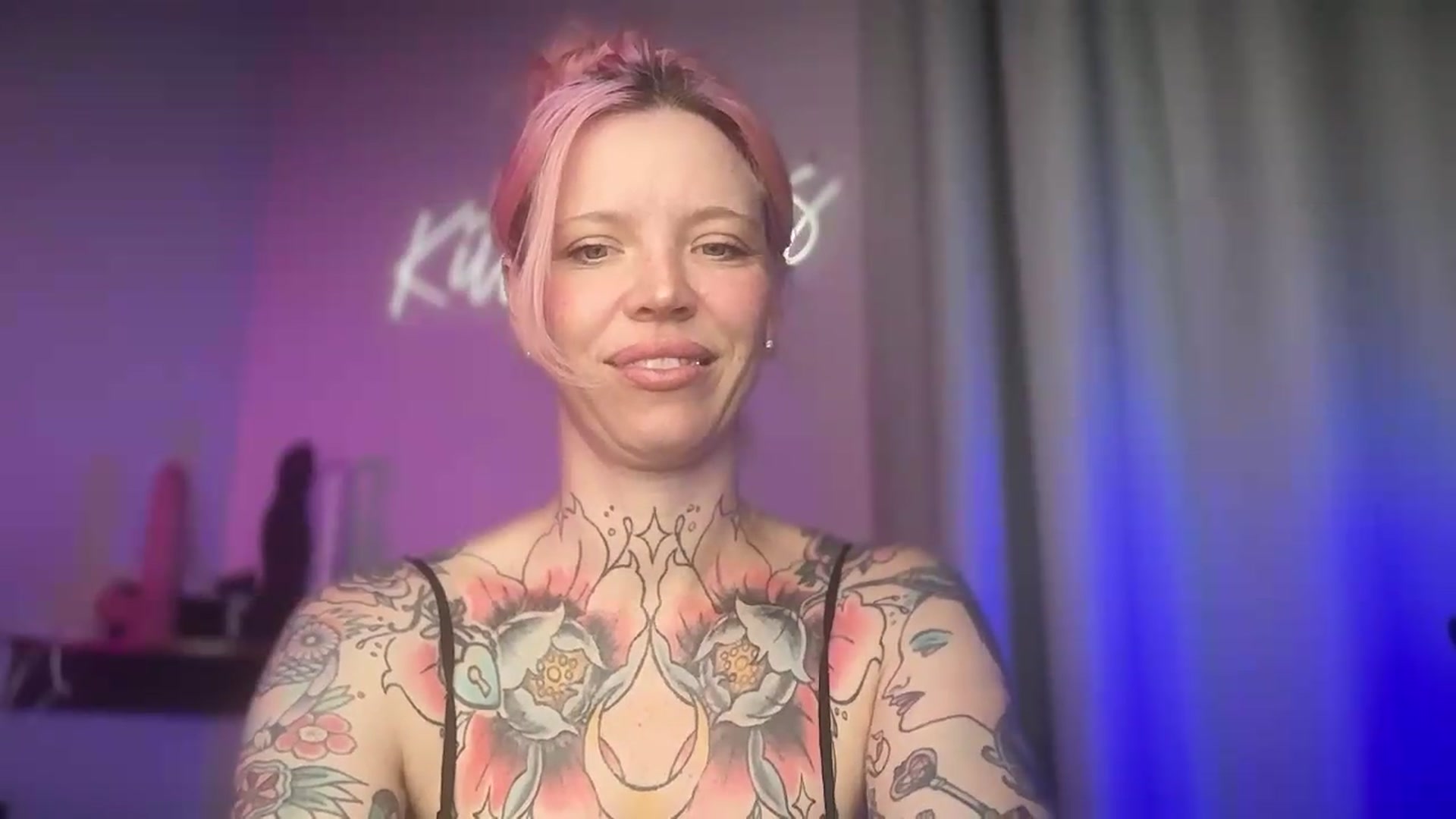 Gallery image thumbnail from Kittjones33's myfreecams stream on, 08/28/2026, 07:38 image 2 of 20