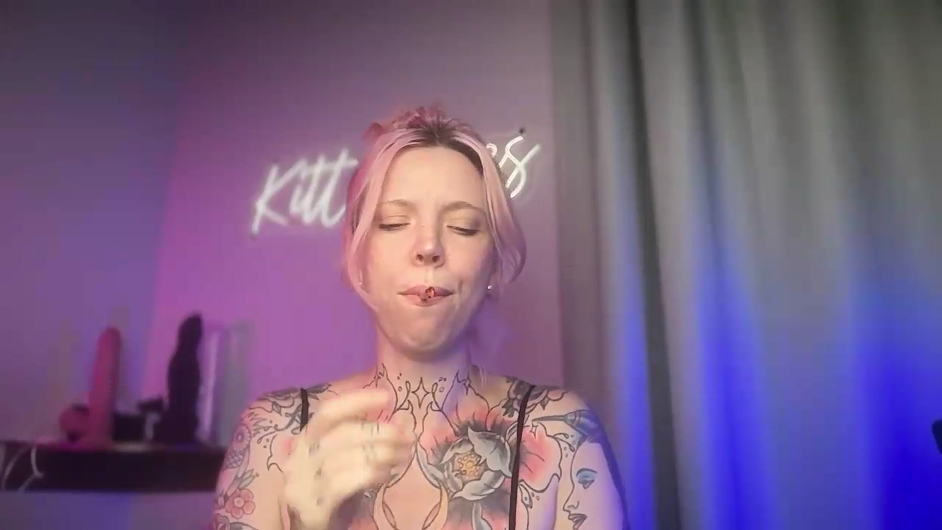 Gallery image thumbnail from Kittjones33's myfreecams stream on, 08/28/2026, 07:38 image 11 of 20