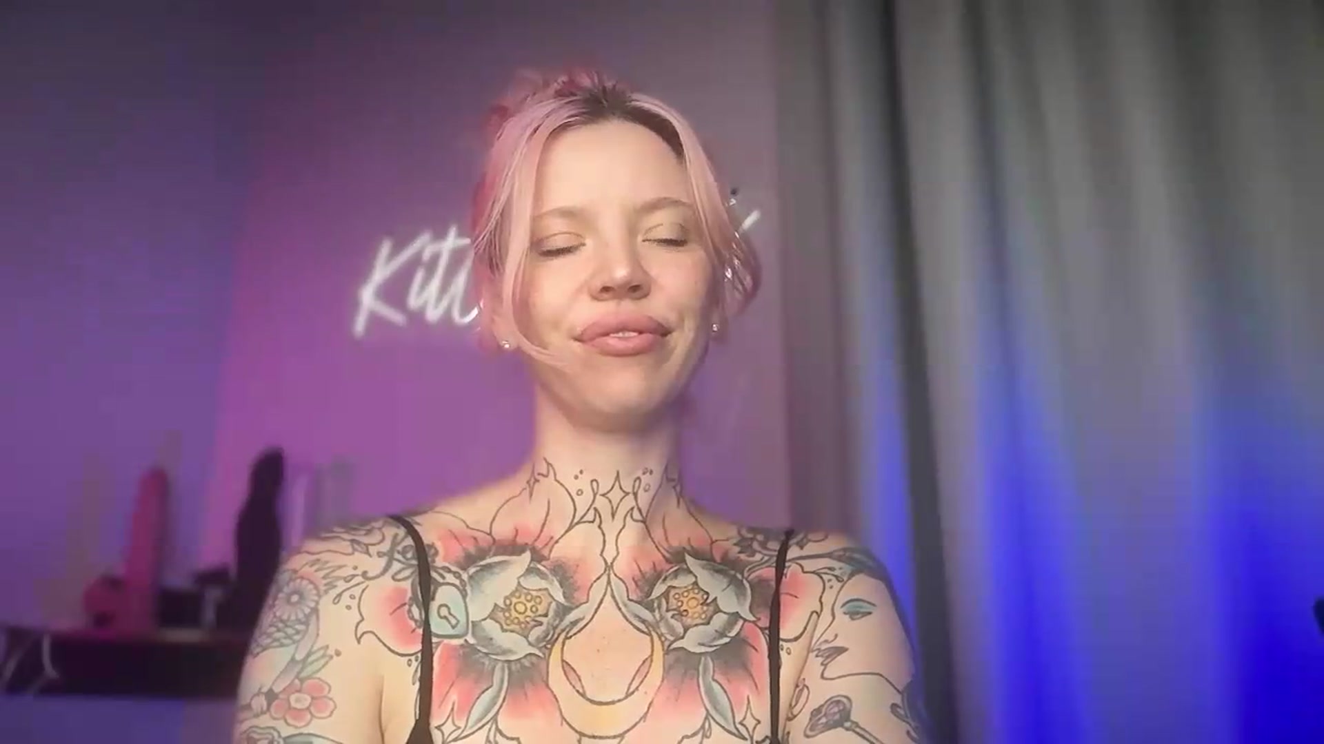 Gallery image thumbnail from Kittjones33's myfreecams stream on, 08/28/2026, 07:38 image 12 of 20