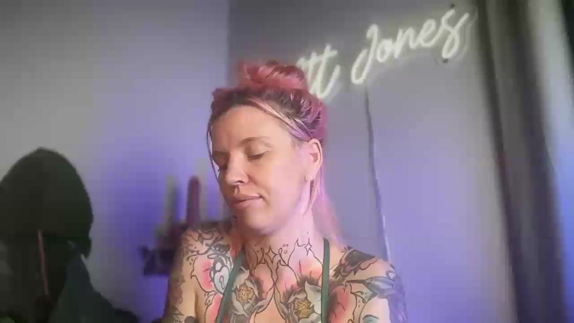 Gallery image thumbnail from Kittjones33's myfreecams stream on, 08/29/2026, 10:11 image 1 of 20