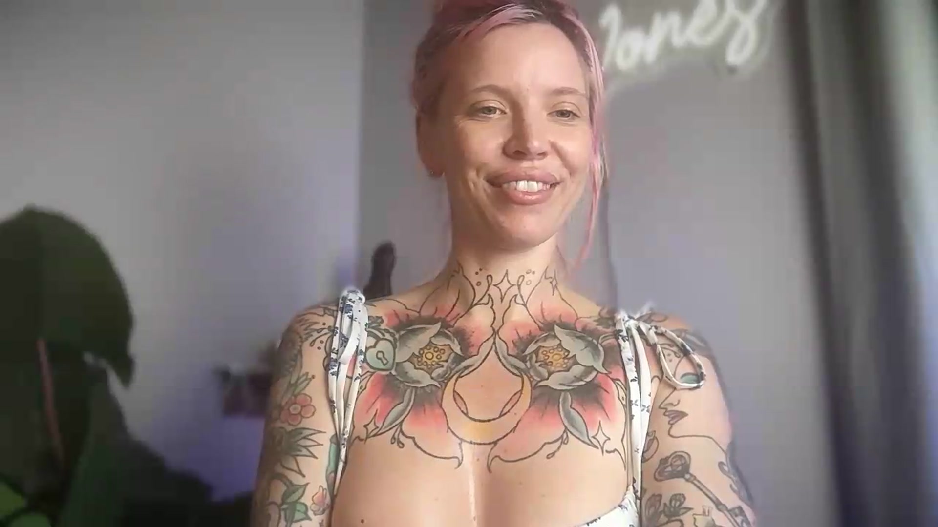 Gallery image thumbnail from Kittjones33's myfreecams stream on, 08/29/2026, 12:14 image 2 of 20