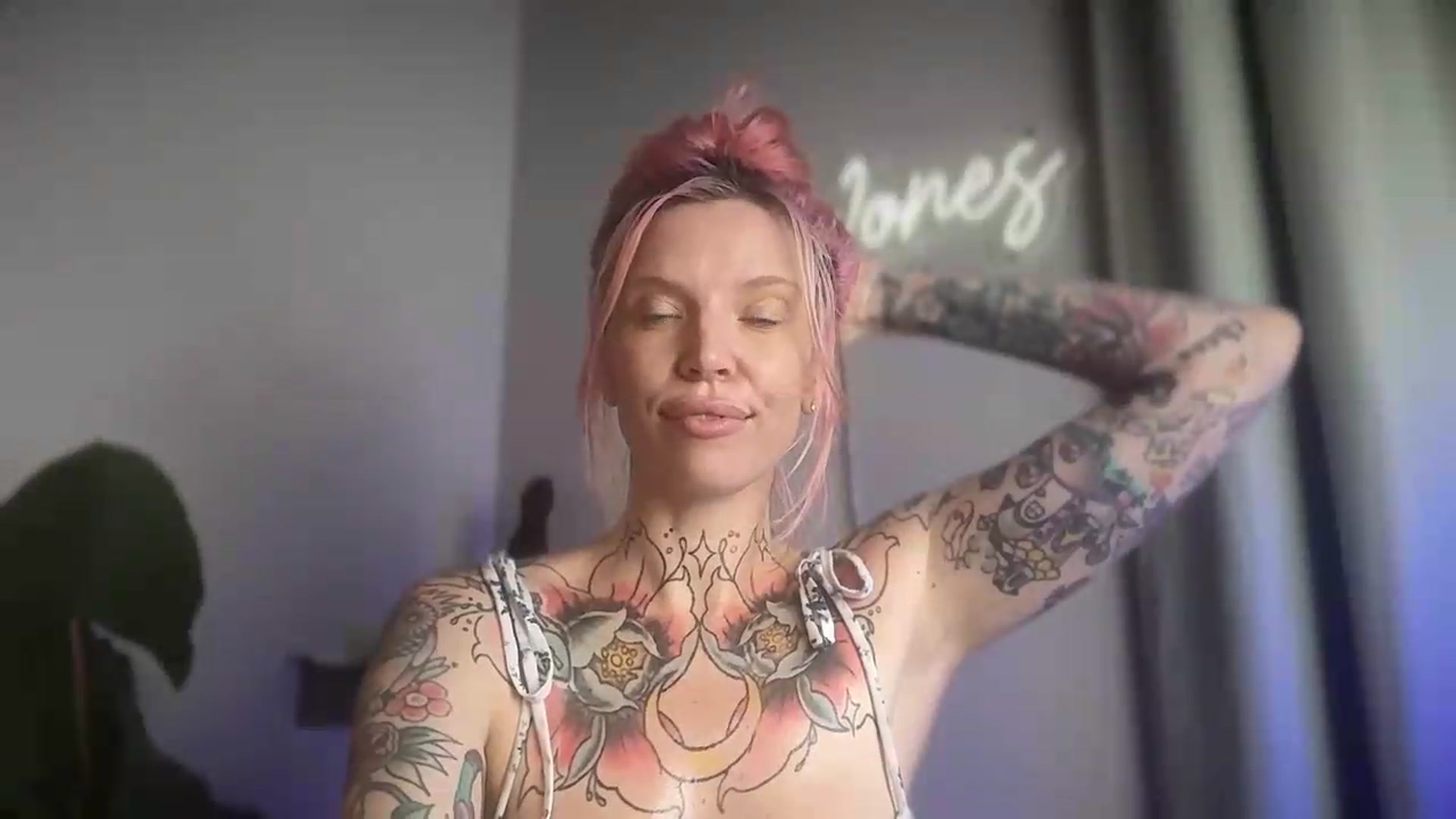 Gallery image thumbnail from Kittjones33's myfreecams stream on, 08/29/2026, 13:26 image 14 of 20