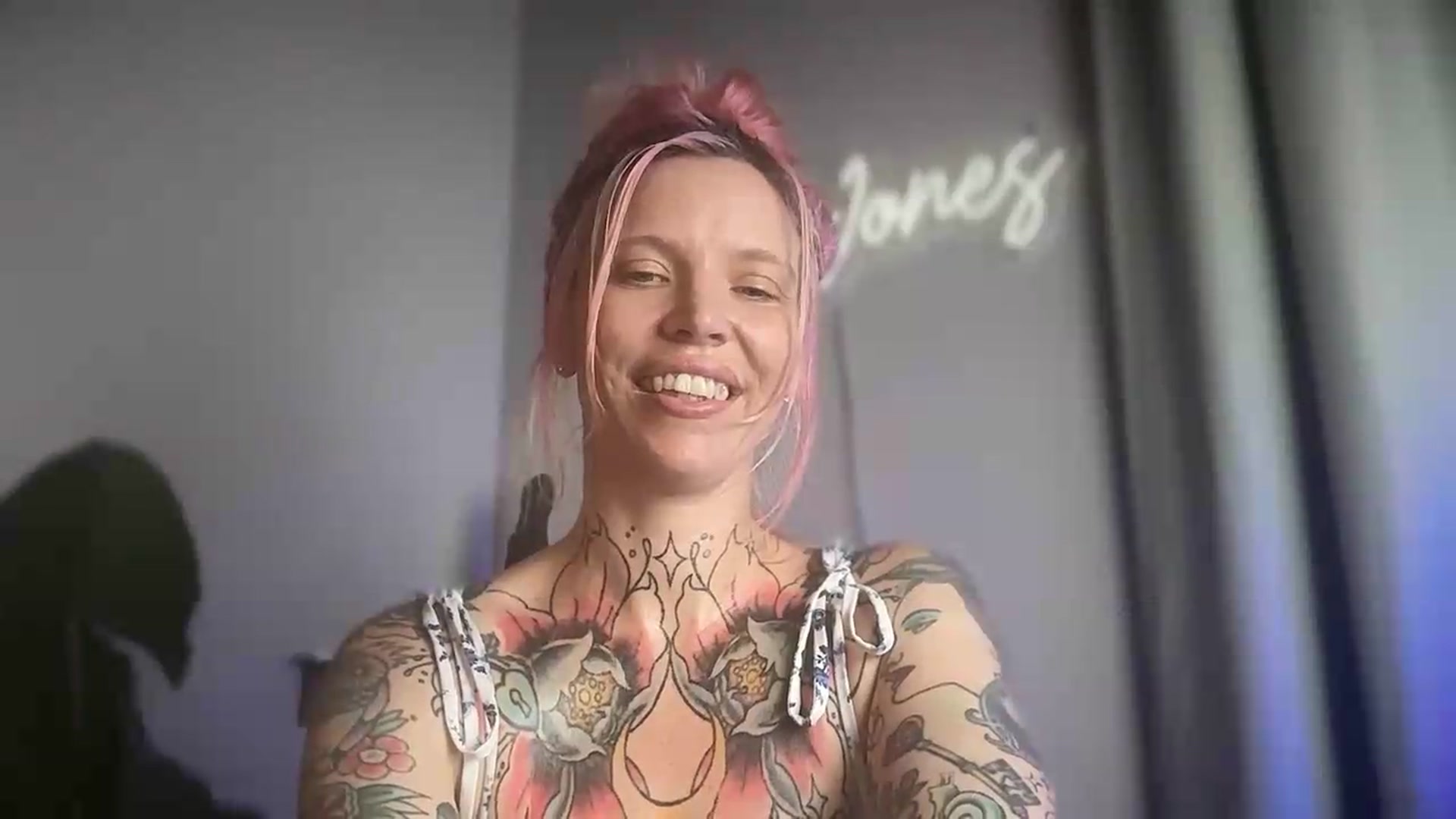 Gallery image thumbnail from Kittjones33's myfreecams stream on, 08/29/2026, 13:26 image 12 of 20