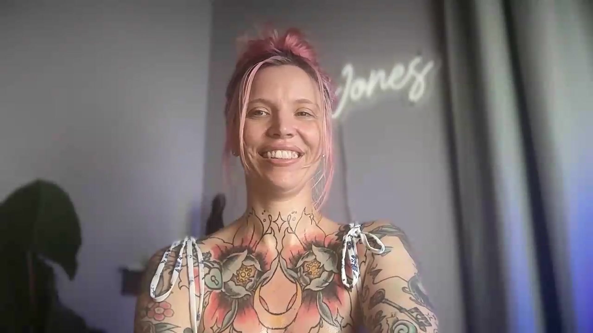 Gallery image thumbnail from Kittjones33's myfreecams stream on, 08/29/2026, 13:26 image 10 of 20