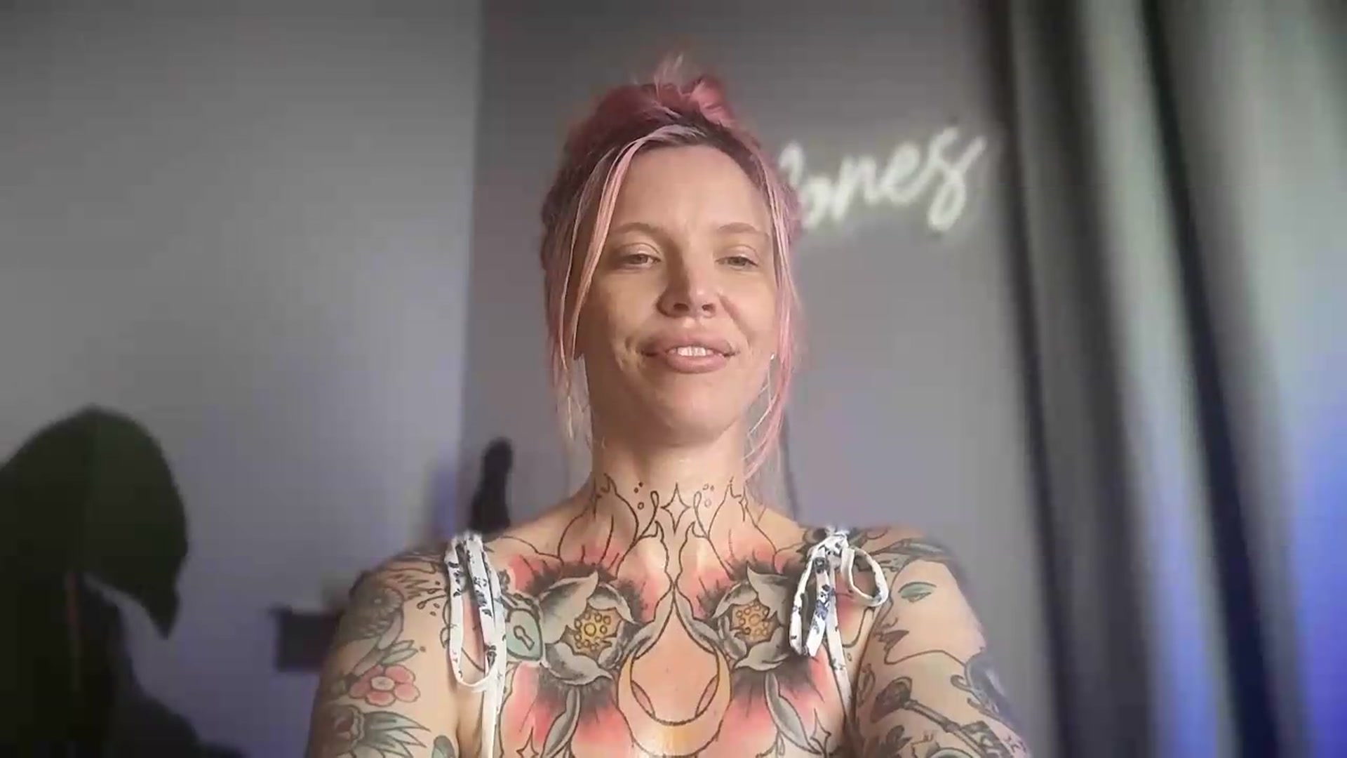 Gallery image thumbnail from Kittjones33's myfreecams stream on, 08/29/2026, 13:26 image 16 of 20