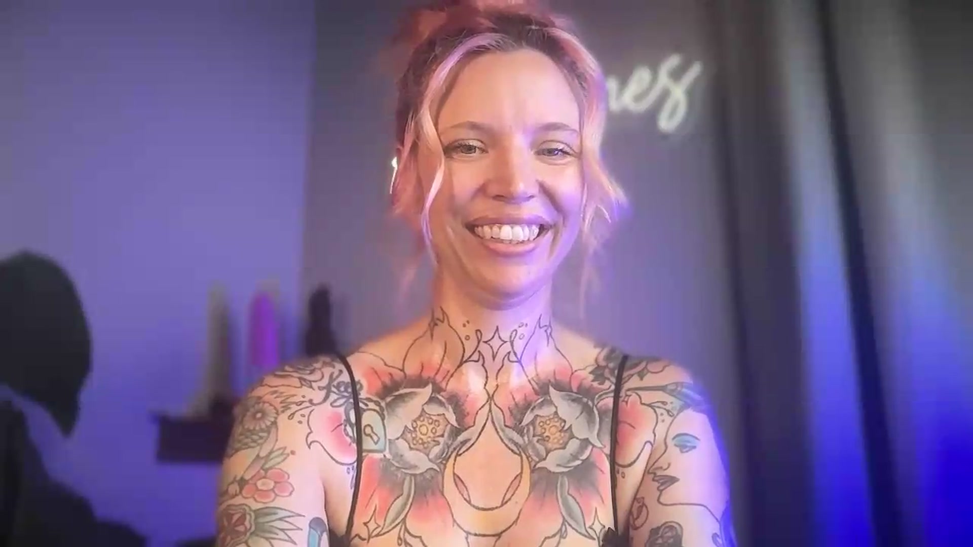 Gallery image thumbnail from Kittjones33's myfreecams stream on, 08/30/2026, 13:59 image 9 of 20