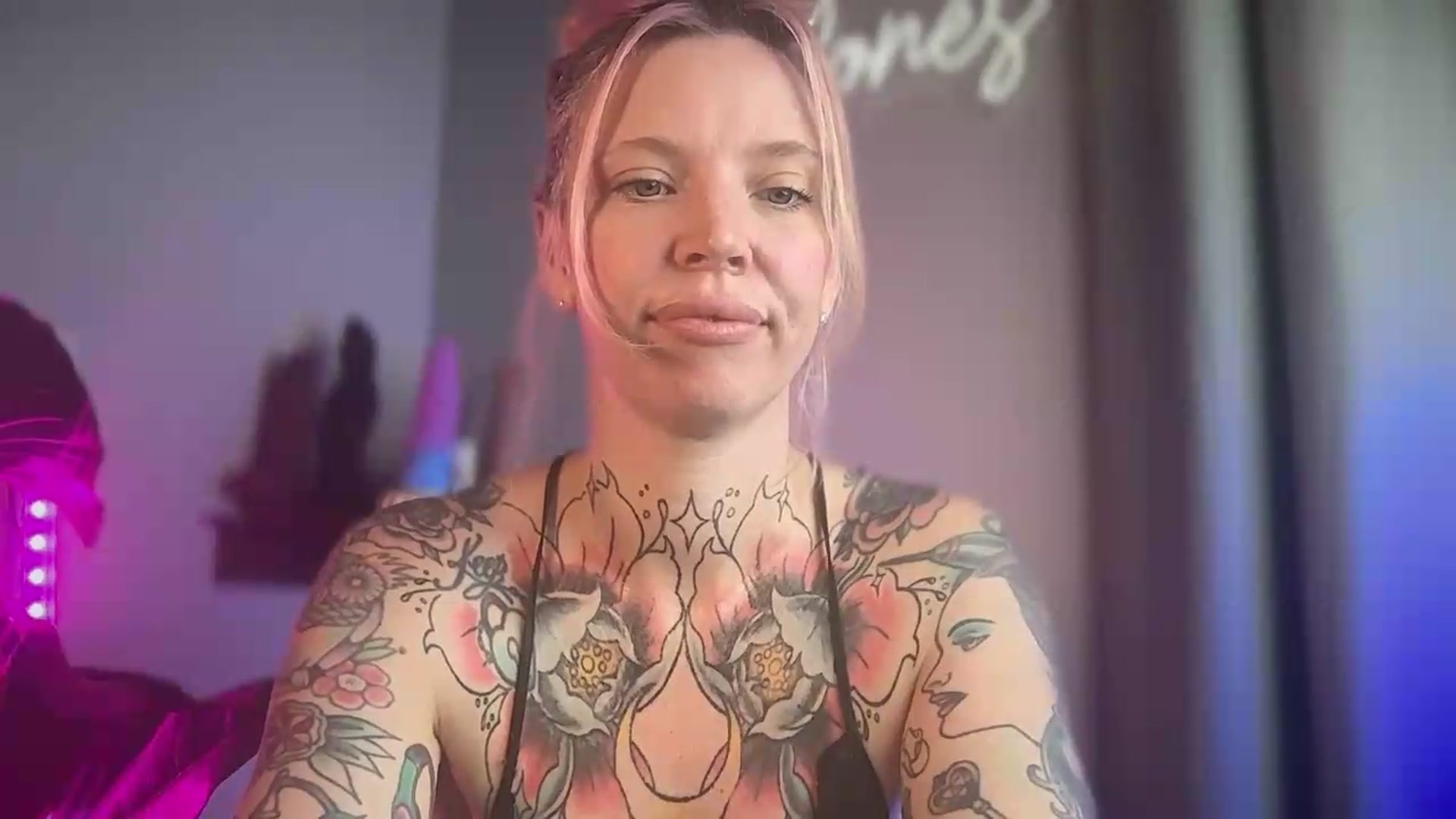 Gallery image thumbnail from Kittjones33's myfreecams stream on, 08/31/2026, 12:13 image 10 of 20