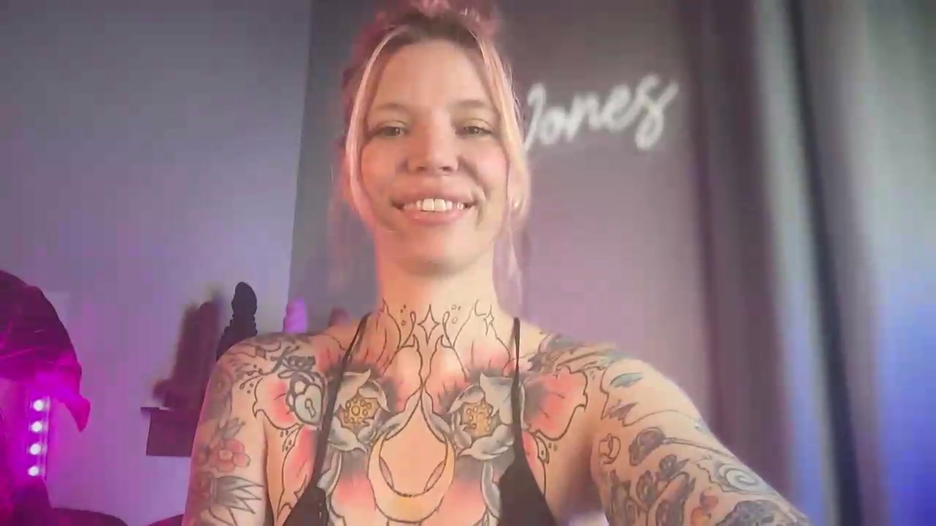 Gallery image thumbnail from Kittjones33's myfreecams stream on, 08/31/2026, 12:13 image 15 of 20