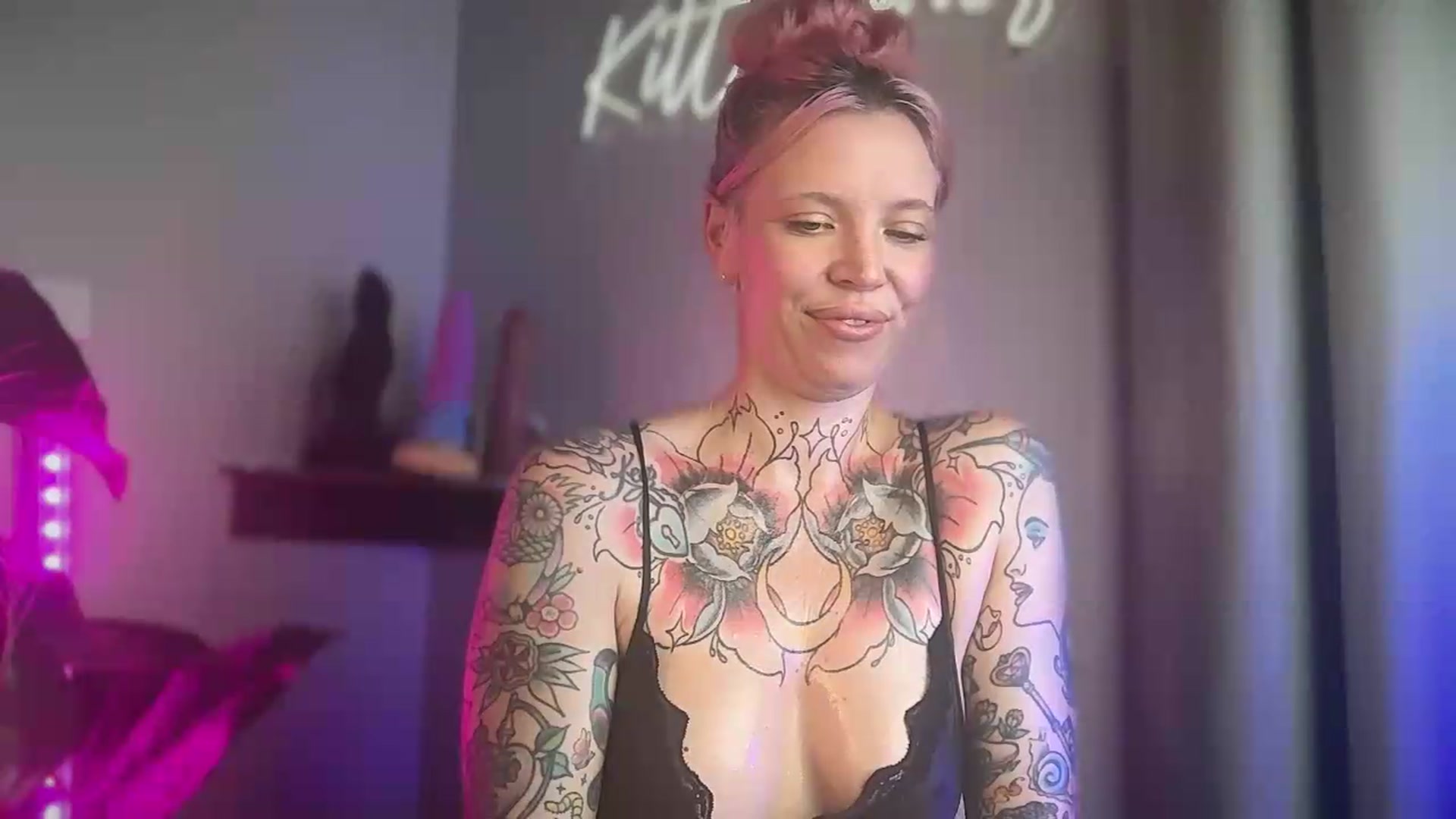 Gallery image thumbnail from Kittjones33's myfreecams stream on, 08/31/2026, 12:55 image 10 of 20