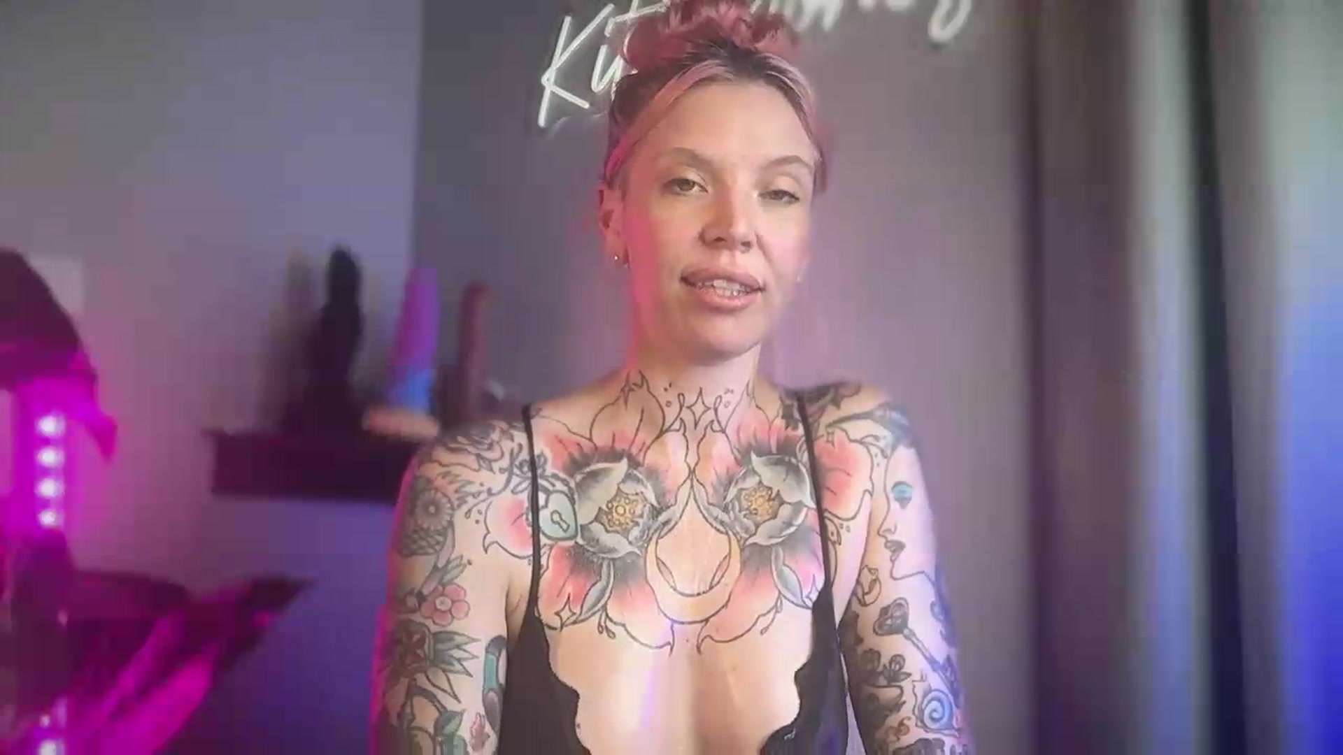 Gallery image thumbnail from Kittjones33's myfreecams stream on, 08/31/2026, 12:55 image 6 of 20