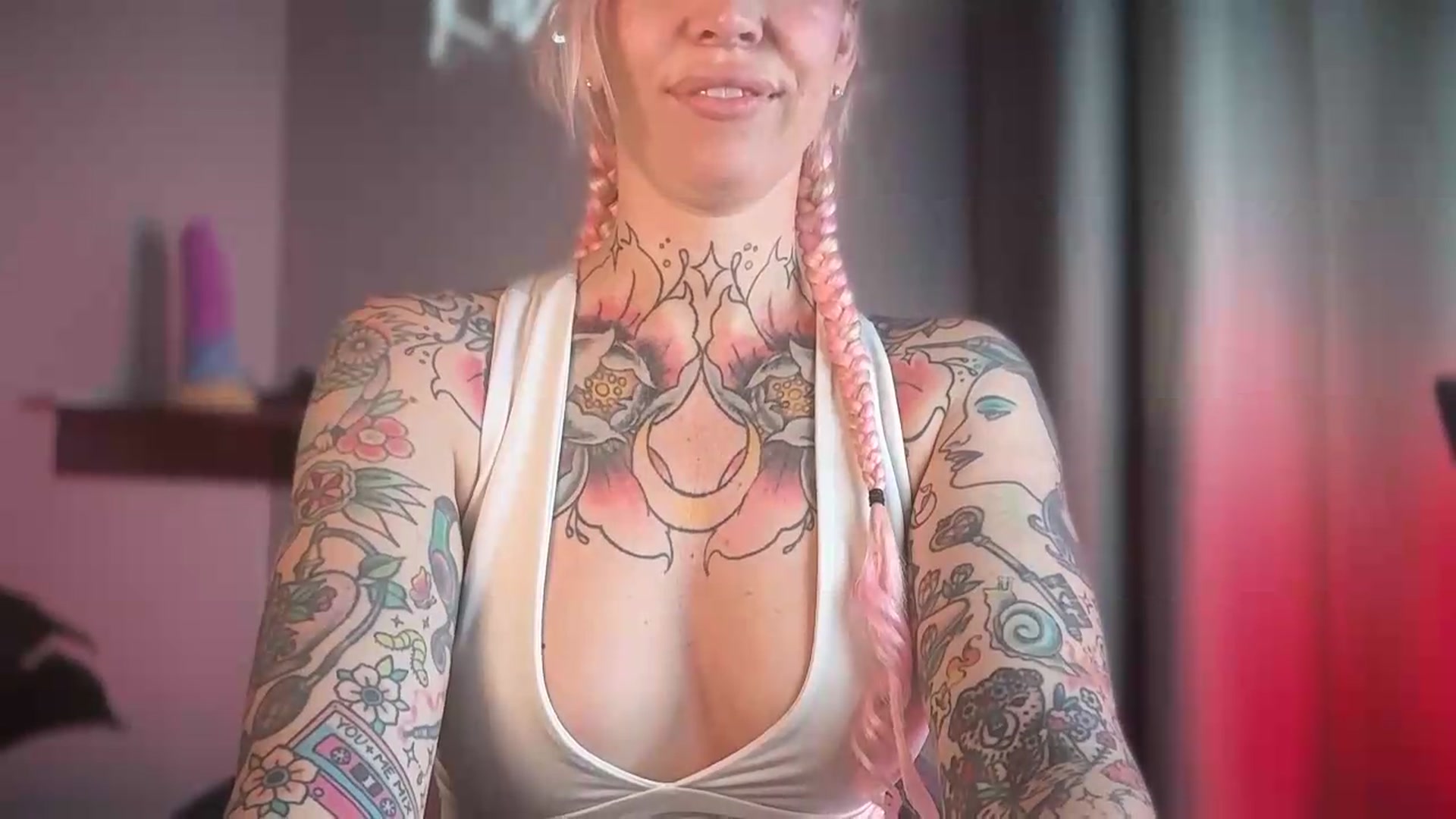 Gallery image thumbnail from Kittjones33's myfreecams stream on, 09/04/2026, 13:10 image 8 of 20