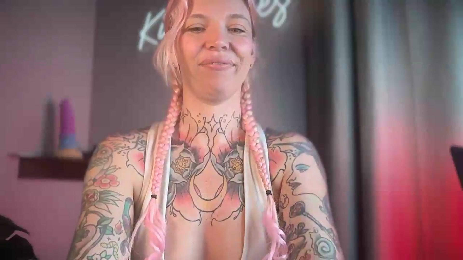 Gallery image thumbnail from Kittjones33's myfreecams stream on, 09/04/2026, 13:10 image 5 of 20