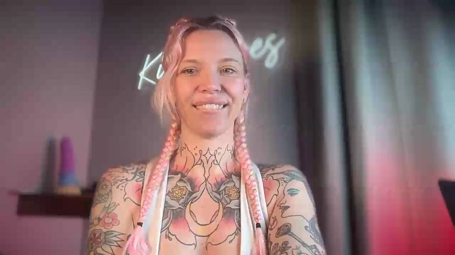 Gallery image thumbnail from Kittjones33's myfreecams stream on, 09/04/2026, 13:10 image 1 of 20