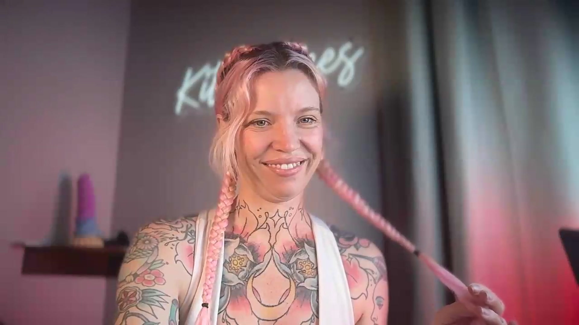 Gallery image thumbnail from Kittjones33's myfreecams stream on, 09/04/2026, 13:10 image 3 of 20