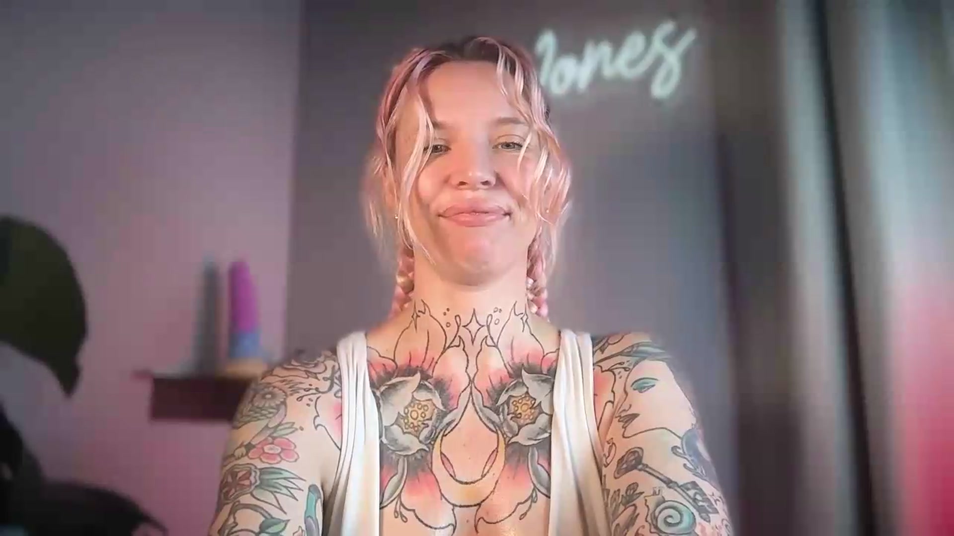 Gallery image thumbnail from Kittjones33's myfreecams stream on, 09/04/2026, 14:09 image 17 of 20