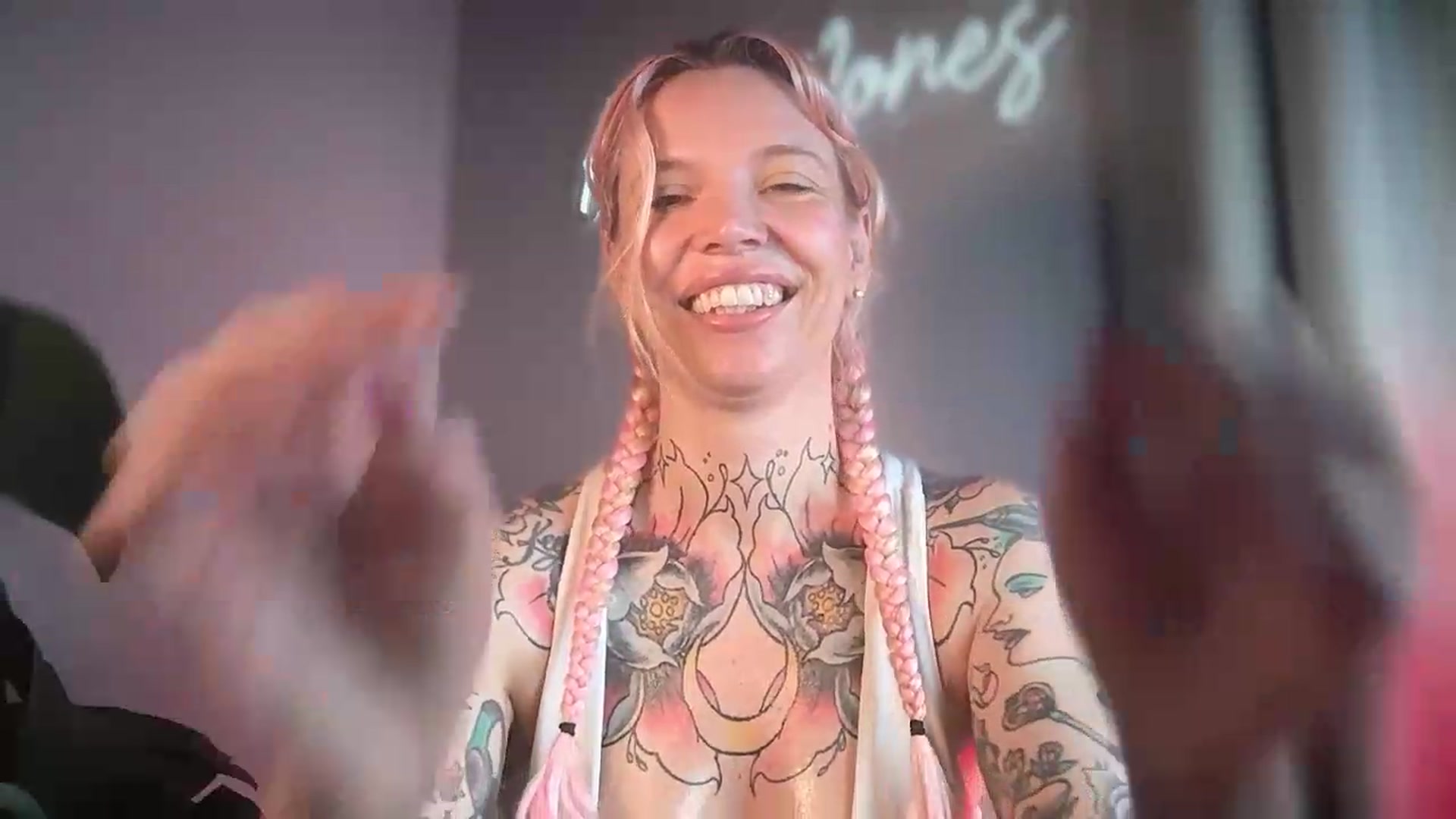 Gallery image thumbnail from Kittjones33's myfreecams stream on, 09/04/2026, 14:09 image 2 of 20