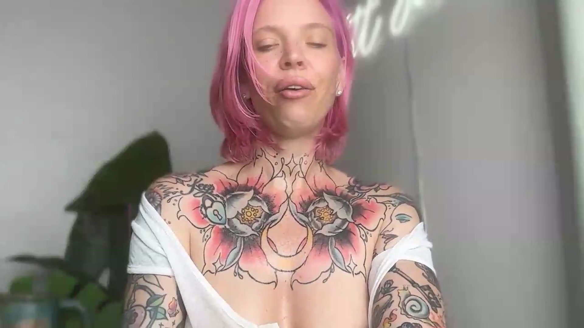Gallery image thumbnail from Kittjones33's myfreecams stream on, 09/12/2026, 15:08 image 6 of 20