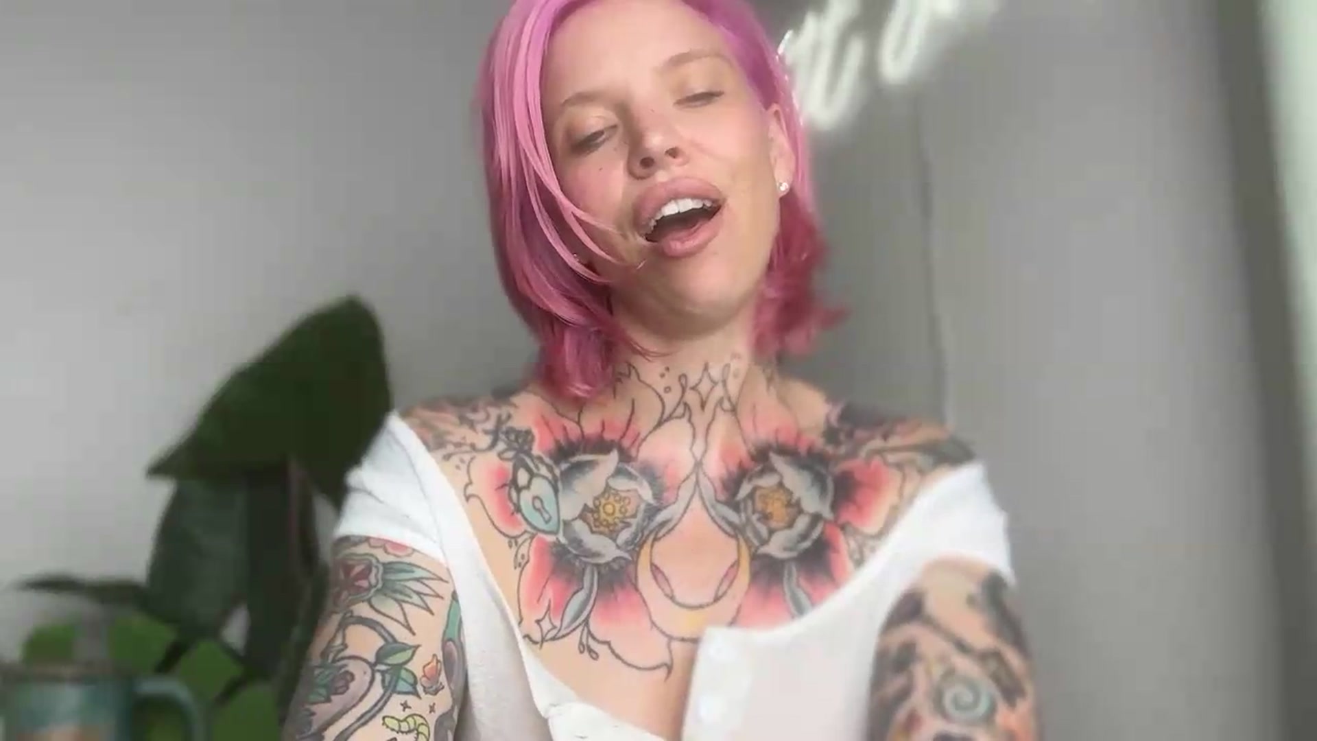 Gallery image thumbnail from Kittjones33's myfreecams stream on, 09/12/2026, 15:08 image 19 of 20