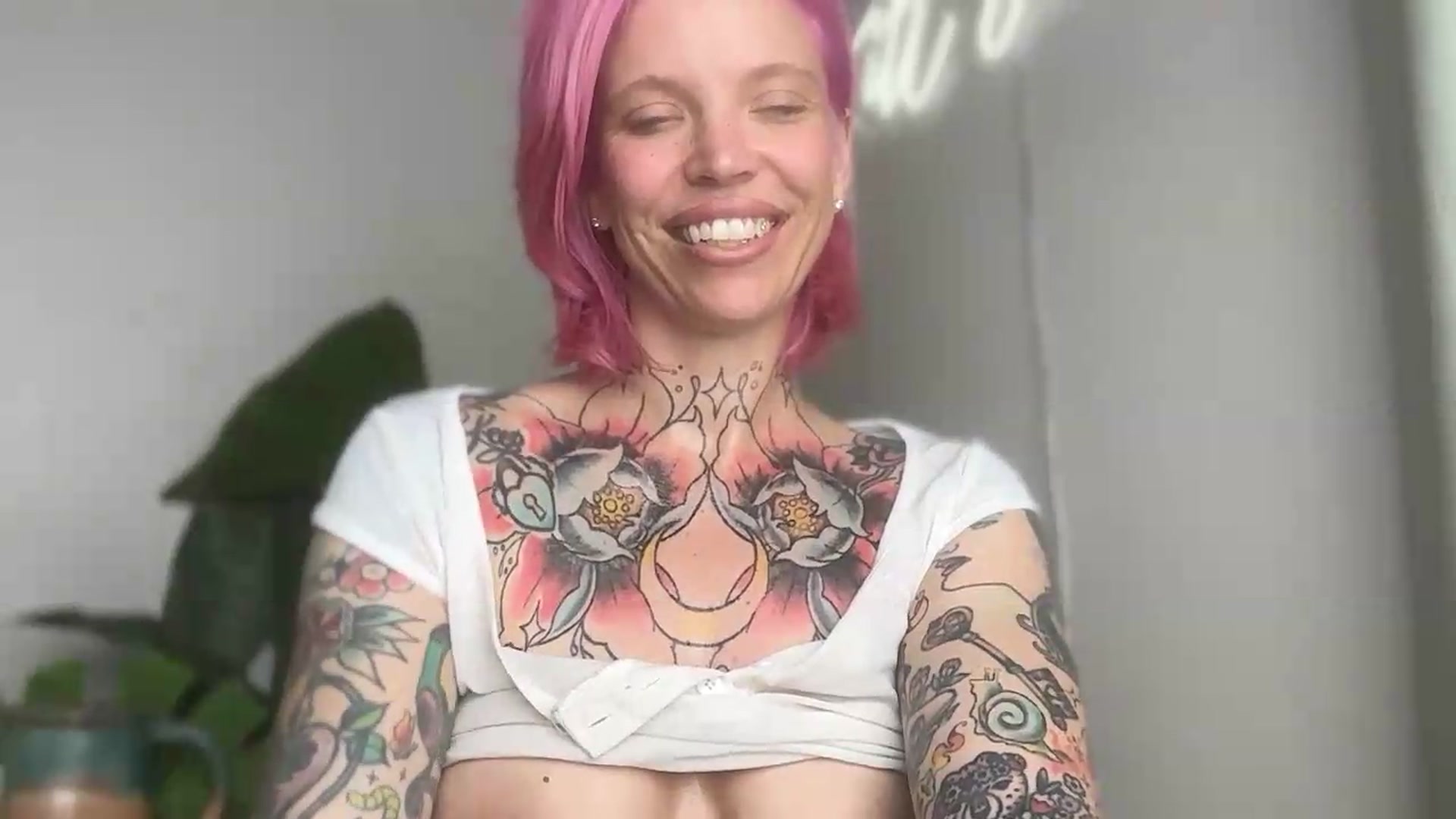 Gallery image thumbnail from Kittjones33's myfreecams stream on, 09/12/2026, 15:08 image 16 of 20