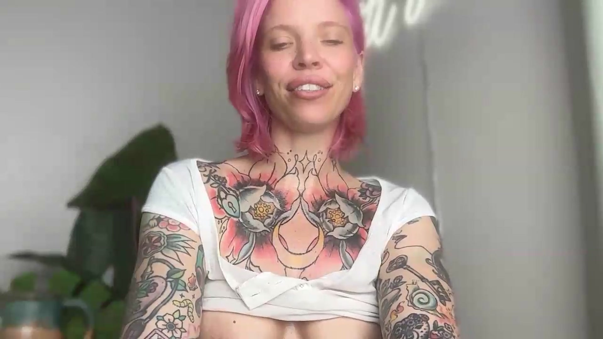 Gallery image thumbnail from Kittjones33's myfreecams stream on, 09/12/2026, 15:08 image 15 of 20