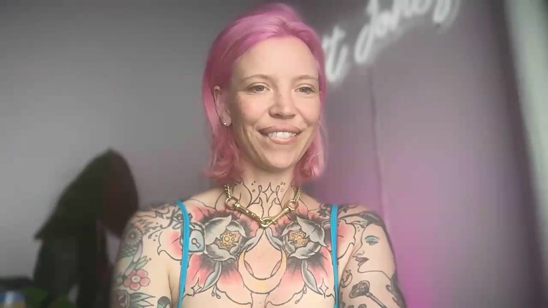Gallery image thumbnail from Kittjones33's myfreecams stream on, 09/13/2026, 10:53 image 4 of 20