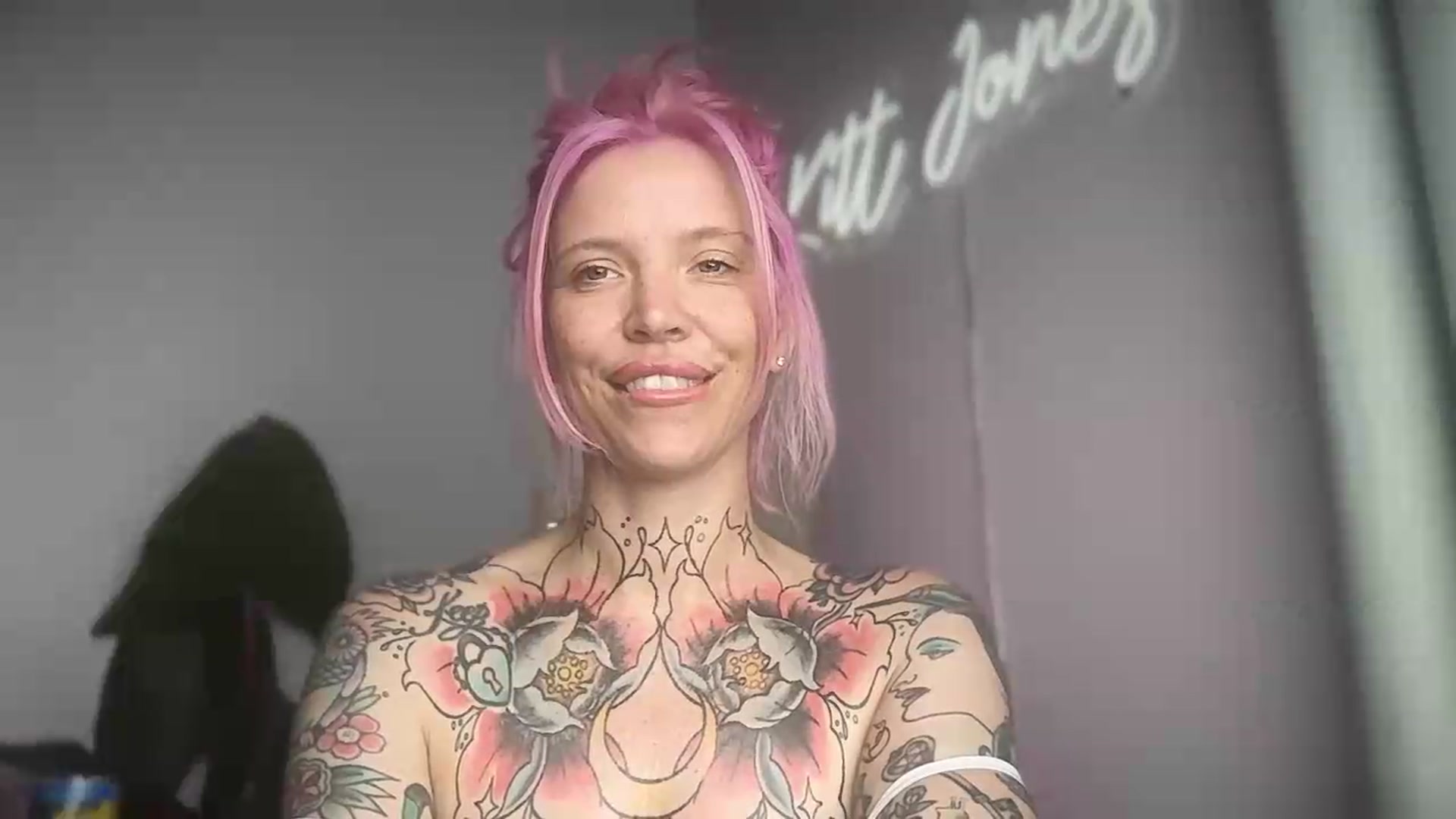 Gallery image thumbnail from Kittjones33's myfreecams stream on, 09/14/2026, 13:01 image 13 of 20