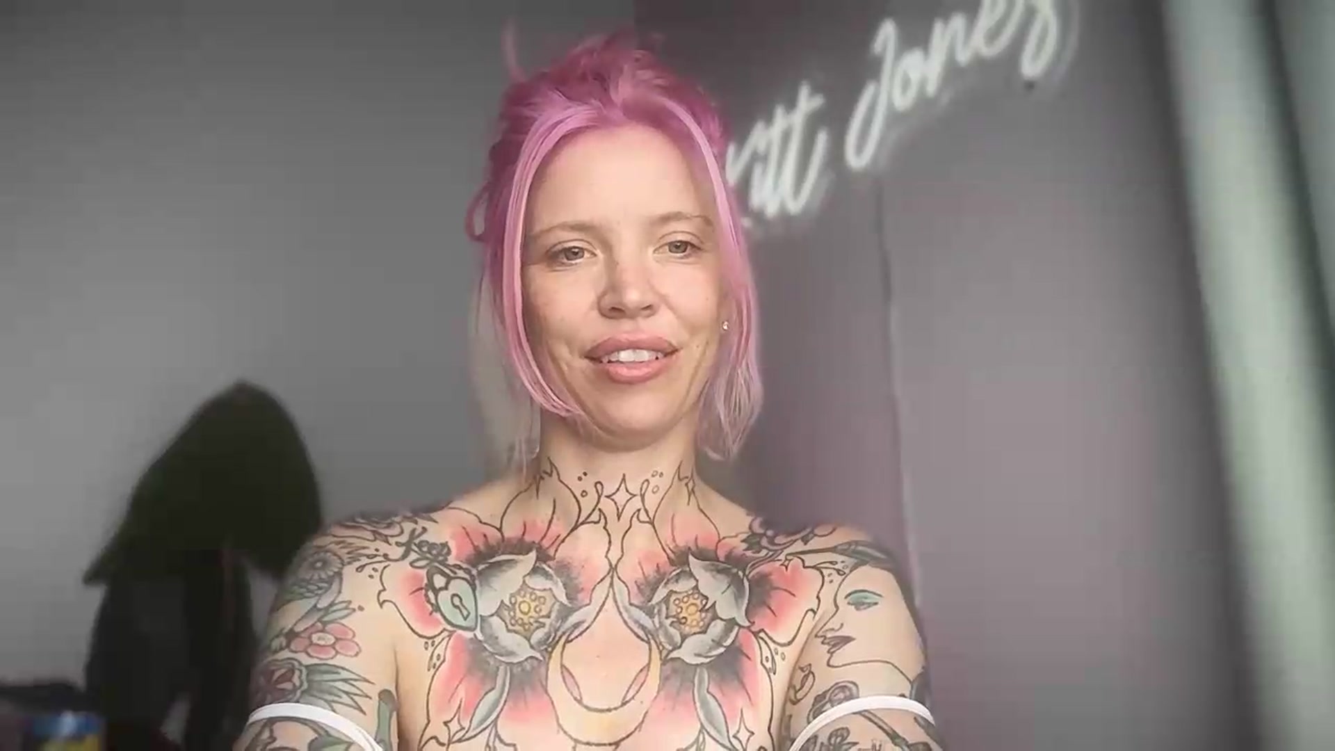 Gallery image thumbnail from Kittjones33's myfreecams stream on, 09/14/2026, 13:01 image 16 of 20