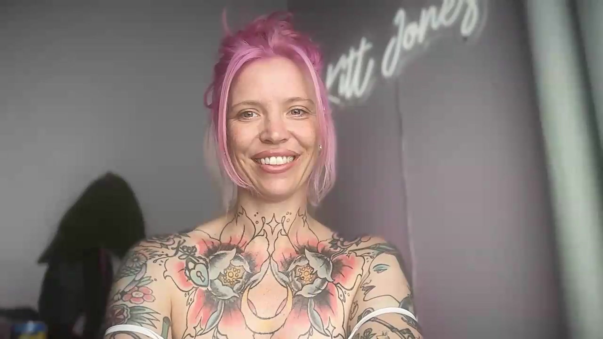 Gallery image thumbnail from Kittjones33's myfreecams stream on, 09/14/2026, 13:01 image 18 of 20