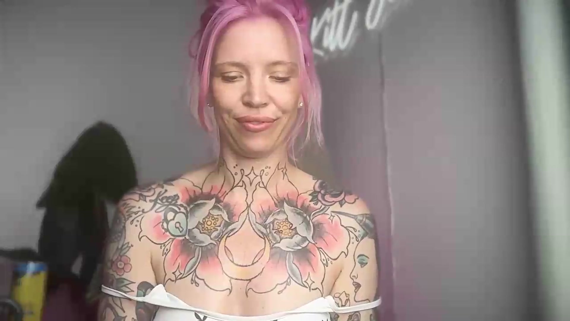 Gallery image thumbnail from Kittjones33's myfreecams stream on, 09/14/2026, 13:01 image 7 of 20
