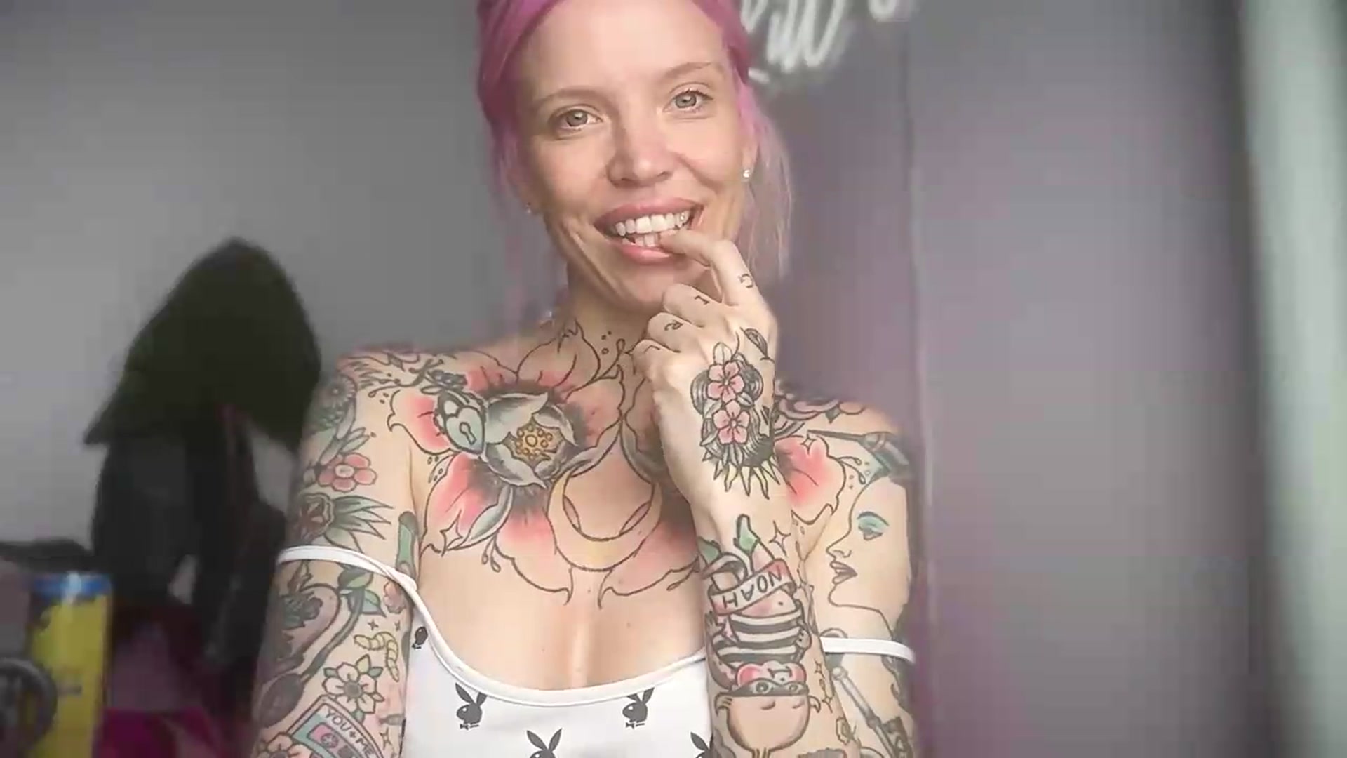 Gallery image thumbnail from Kittjones33's myfreecams stream on, 09/14/2026, 13:01 image 4 of 20