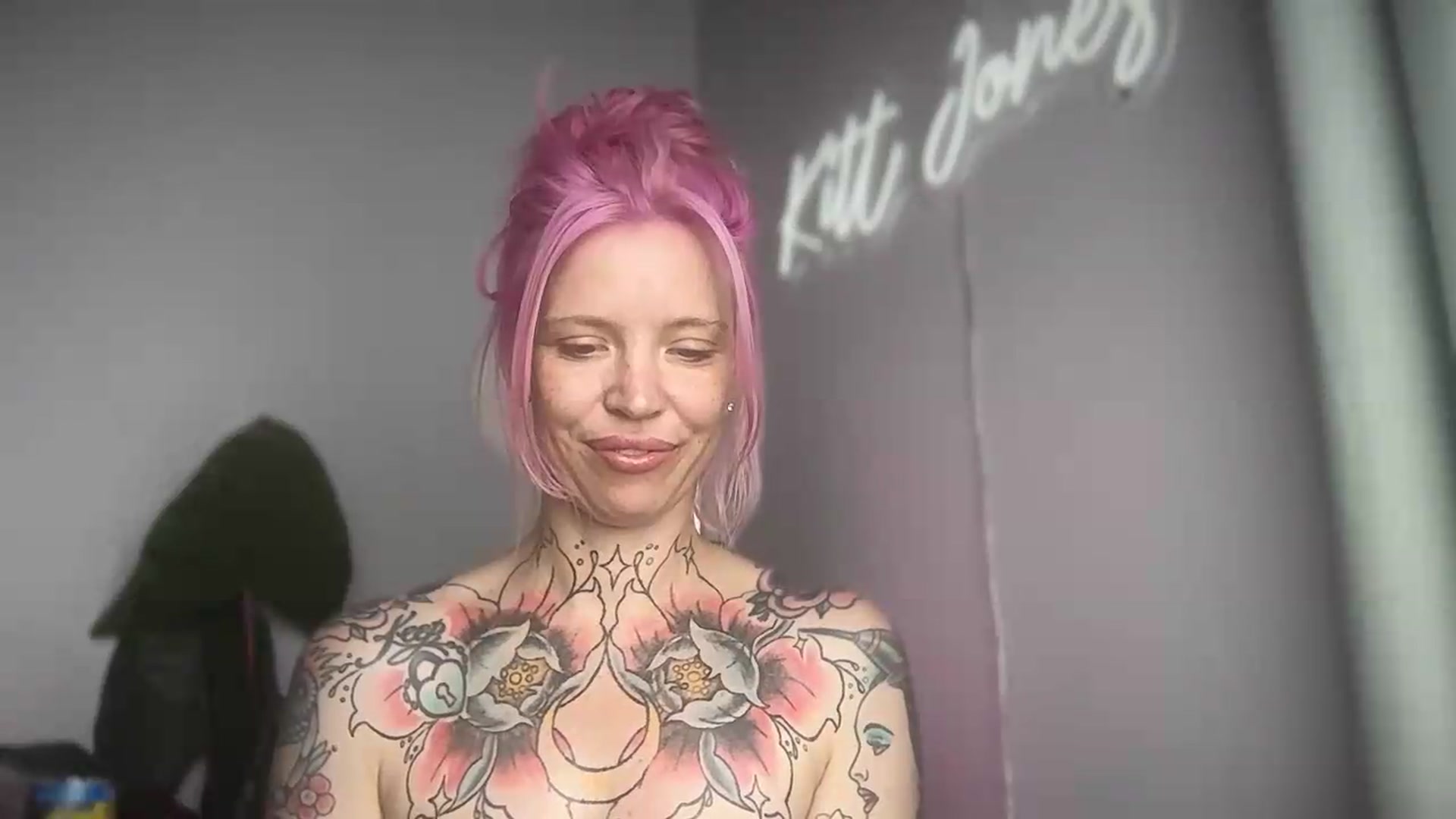 Gallery image thumbnail from Kittjones33's myfreecams stream on, 09/14/2026, 13:01 image 15 of 20