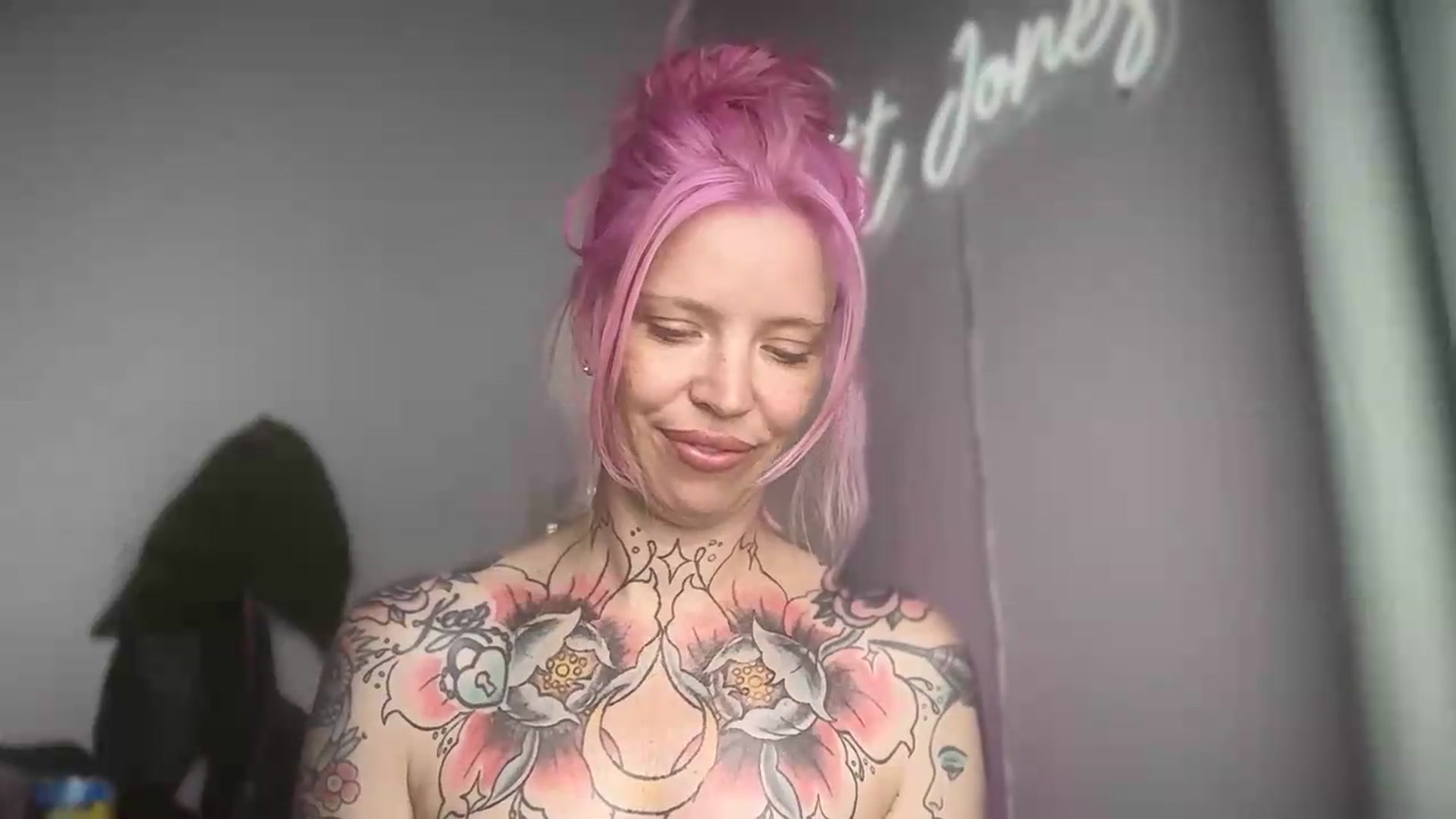 Gallery image thumbnail from Kittjones33's myfreecams stream on, 09/14/2026, 13:01 image 14 of 20