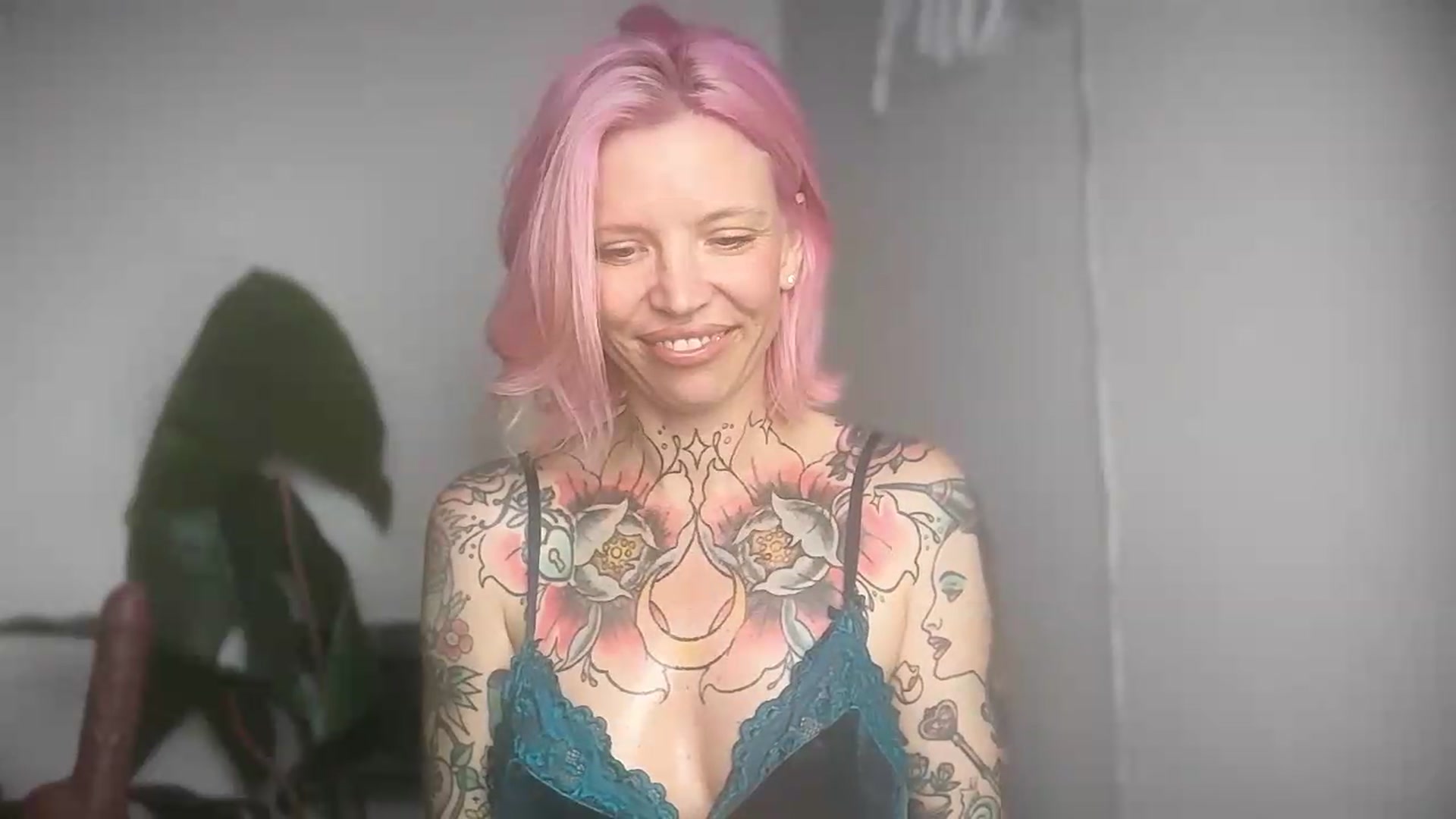 Gallery image thumbnail from Kittjones33's myfreecams stream on, 09/19/2026, 12:35 image 3 of 20
