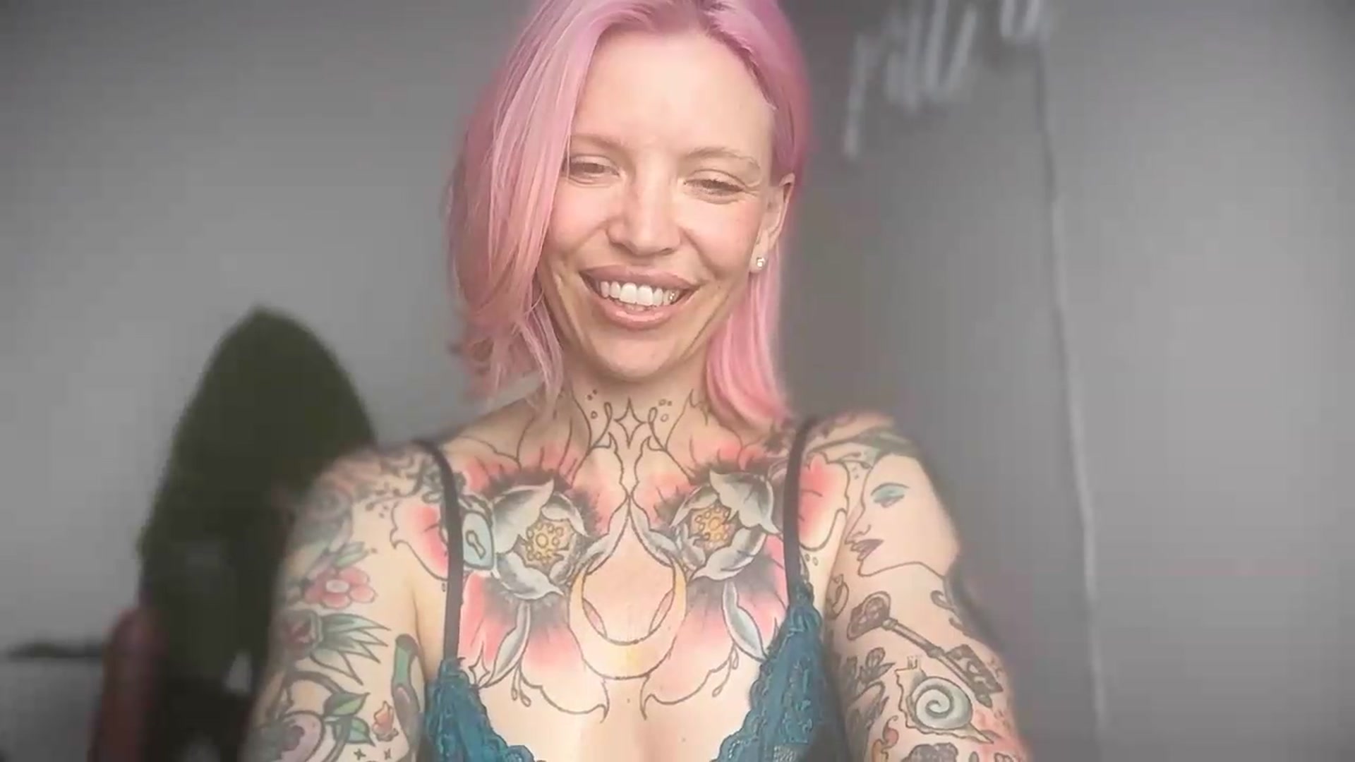Gallery image thumbnail from Kittjones33's myfreecams stream on, 09/19/2026, 12:35 image 13 of 20